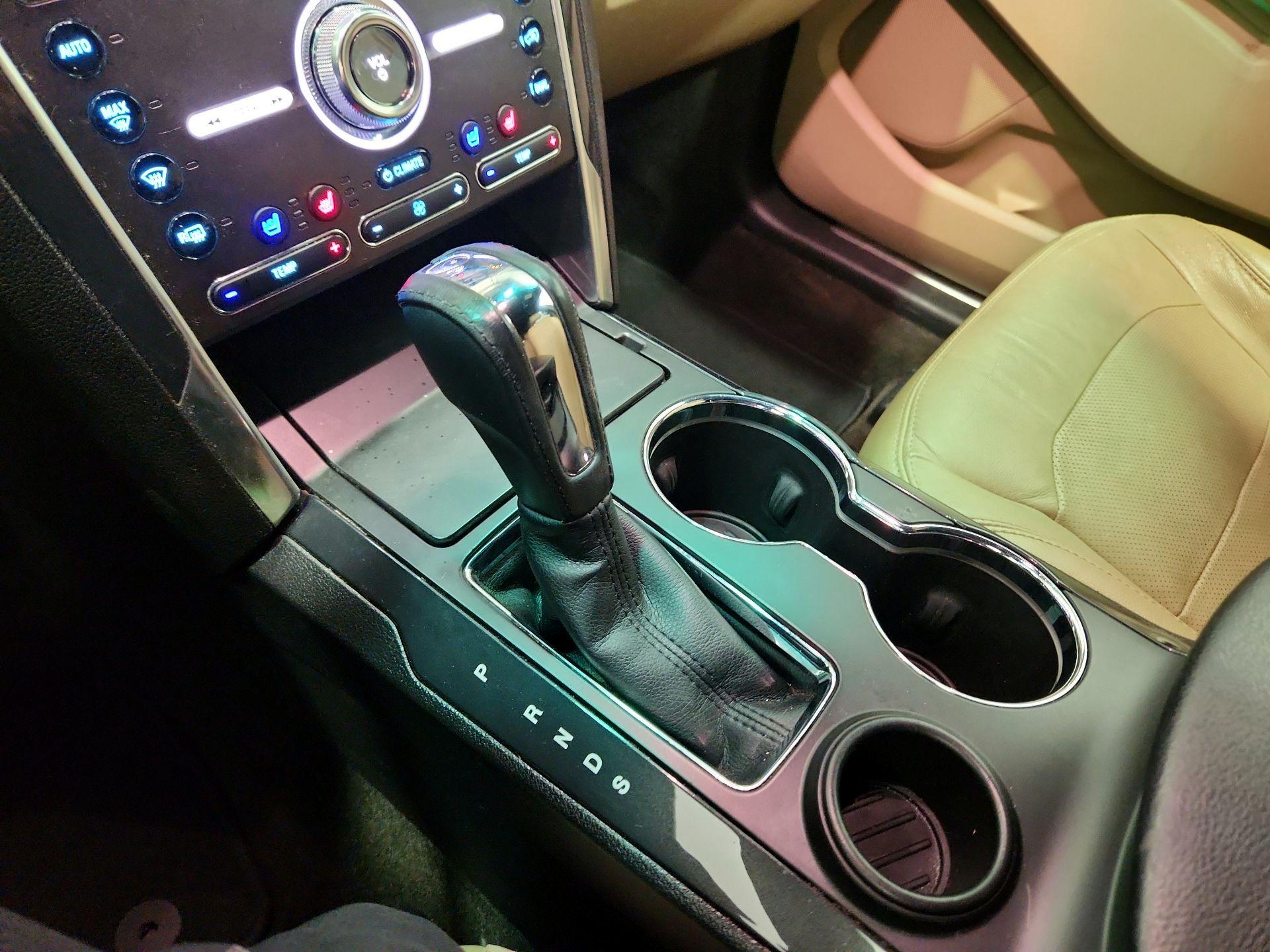 Thumbnail: 2016 Ford Explorer - 17