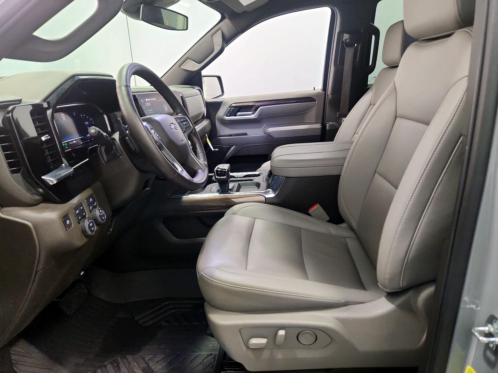 Thumbnail: 2025 Chevrolet Silverado 1500 - 11