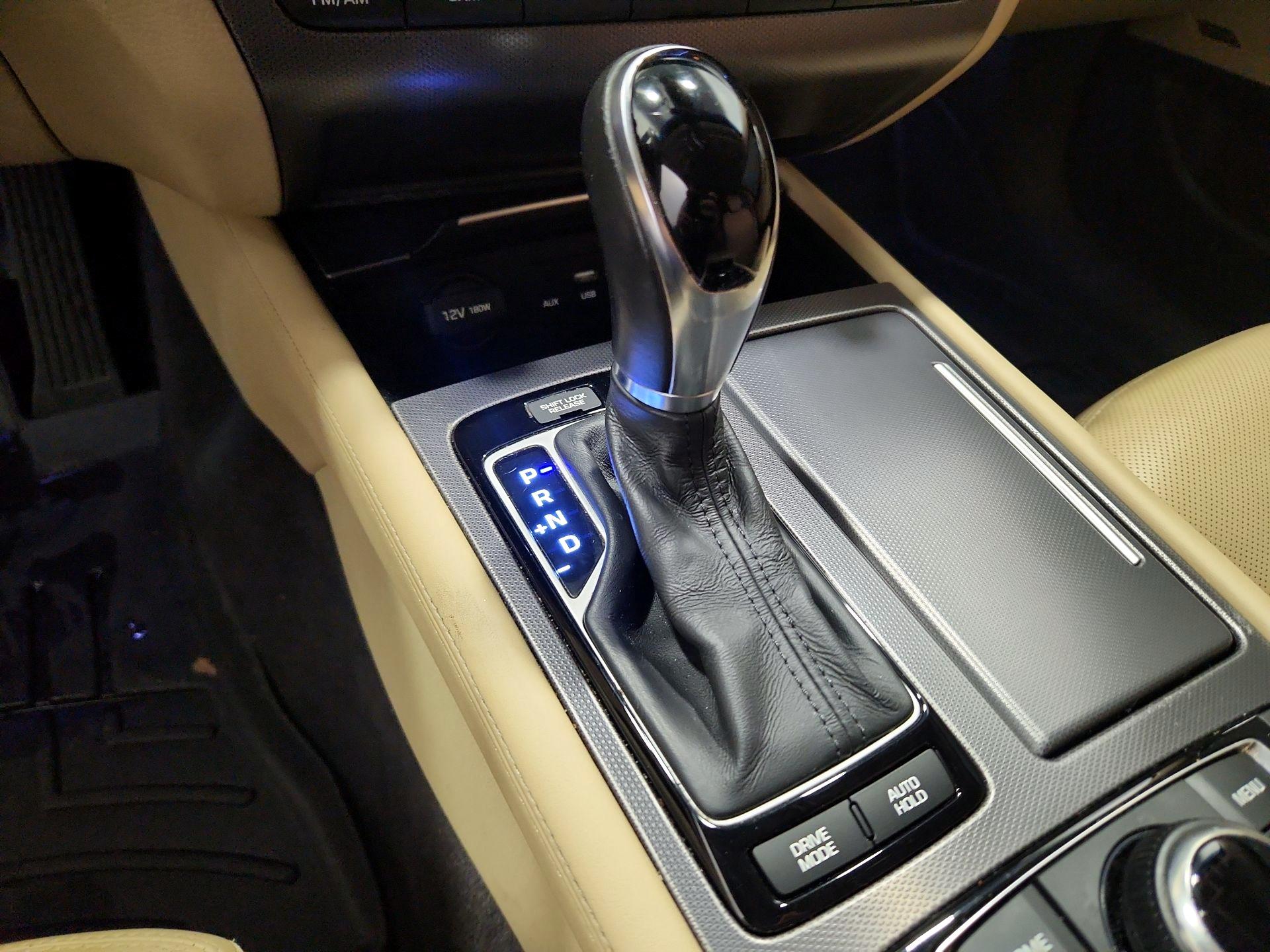 Thumbnail: 2017 Genesis G80 - 17