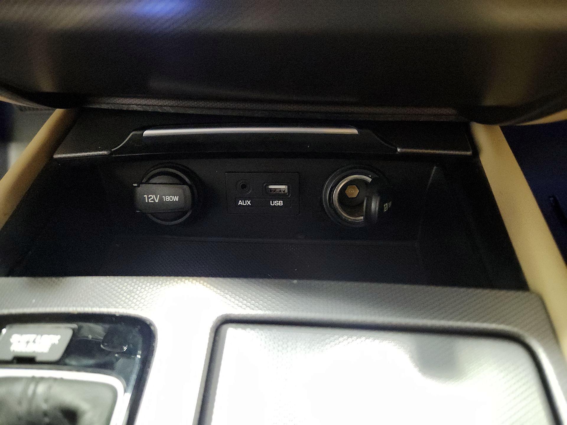 Thumbnail: 2017 Genesis G80 - 18