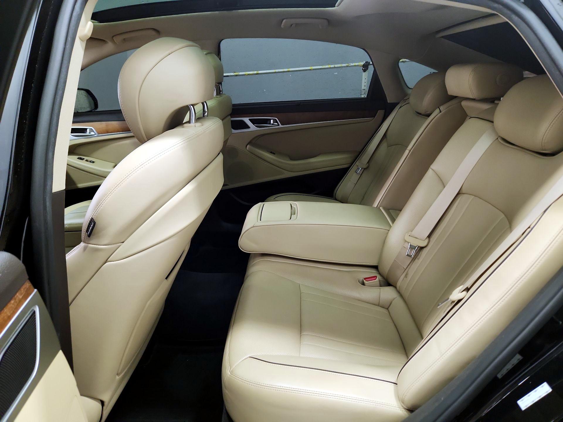 Thumbnail: 2017 Genesis G80 - 20