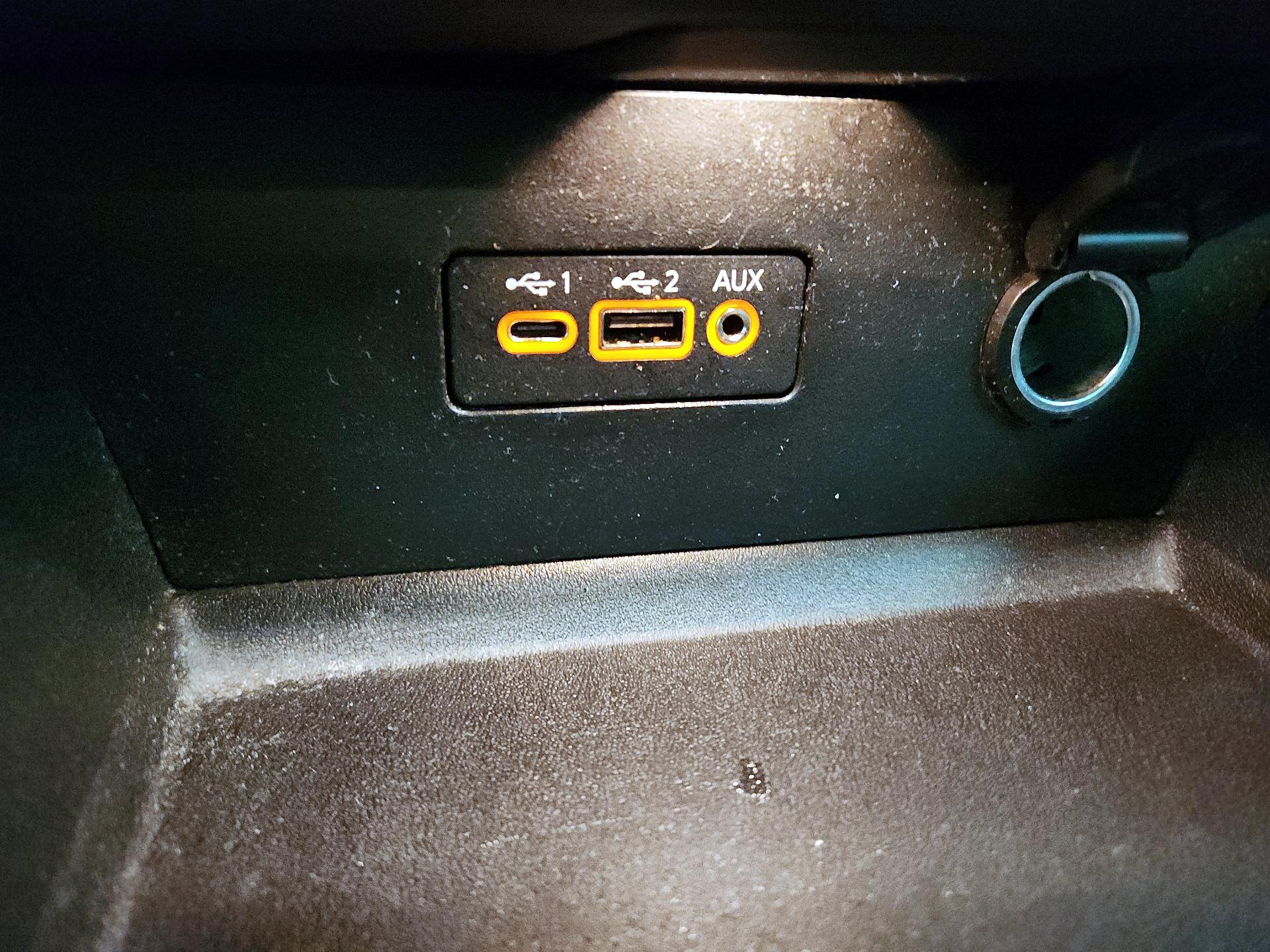 Thumbnail: 2019 Nissan Altima - 18