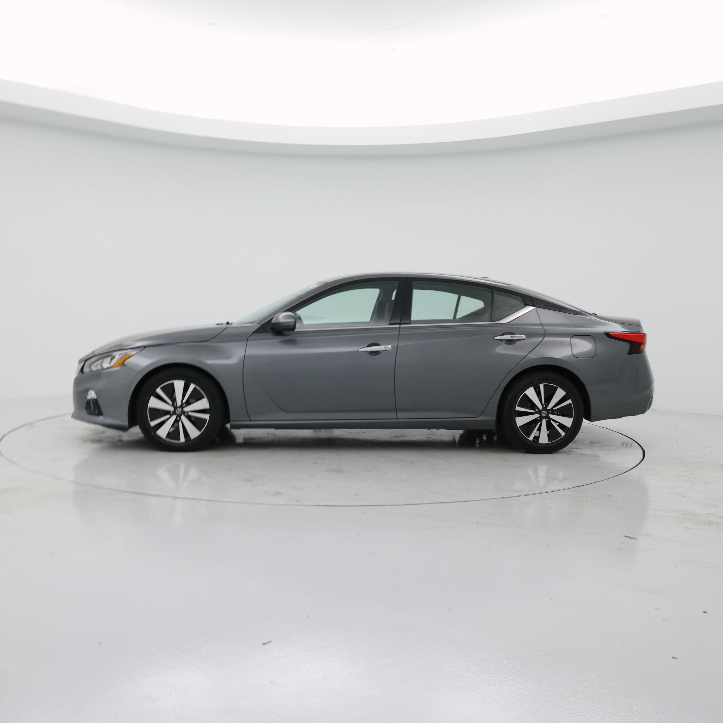 Thumbnail: 2019 Nissan Altima - 3