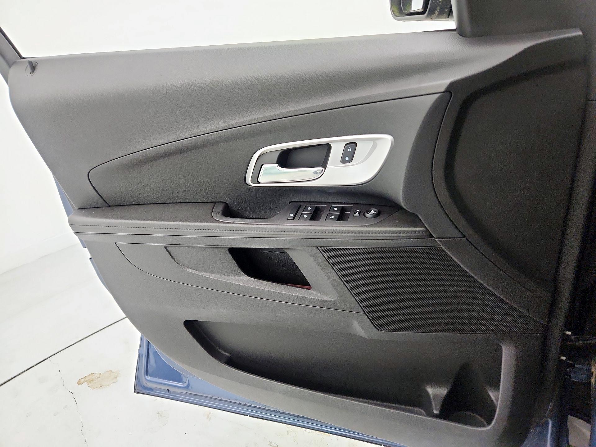 Thumbnail: 2017 Chevrolet Equinox - 12