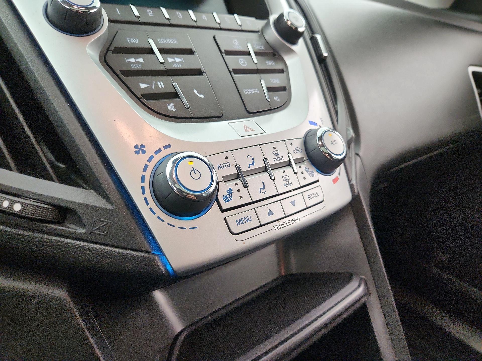 Thumbnail: 2017 Chevrolet Equinox - 16