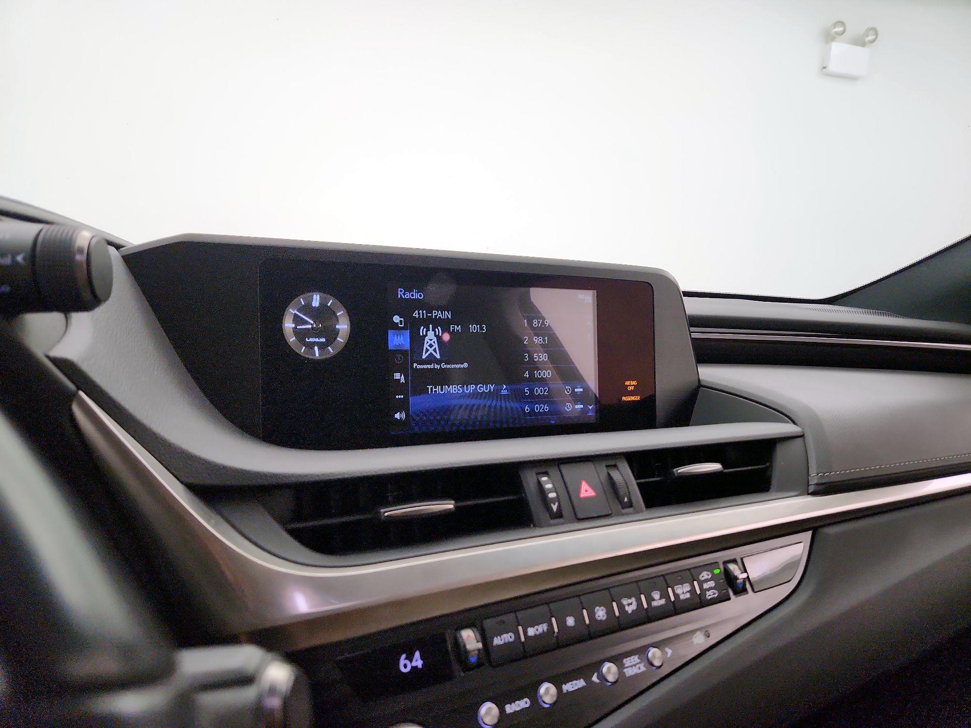 Thumbnail: 2021 Lexus ES - 15