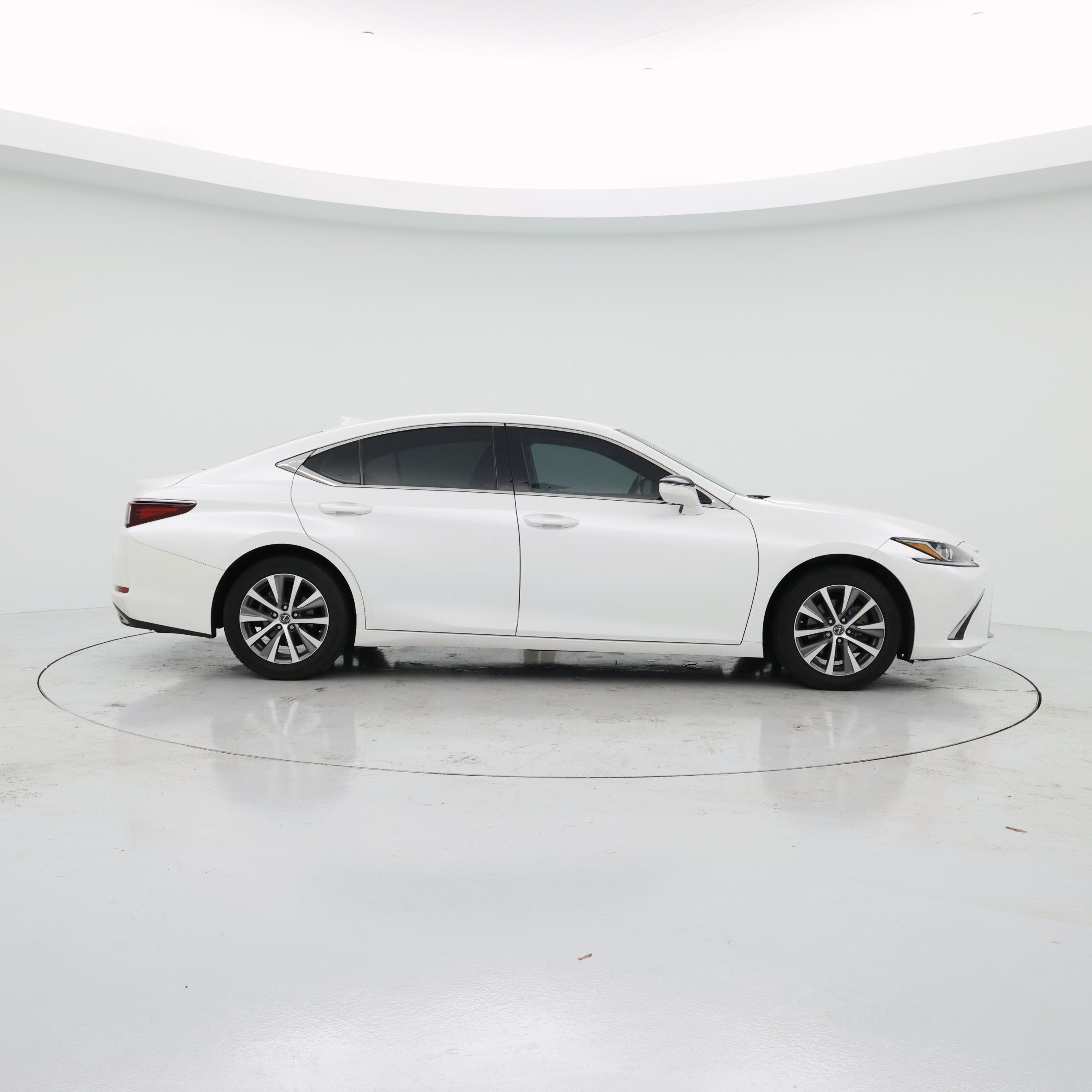 Thumbnail: 2021 Lexus ES - 7