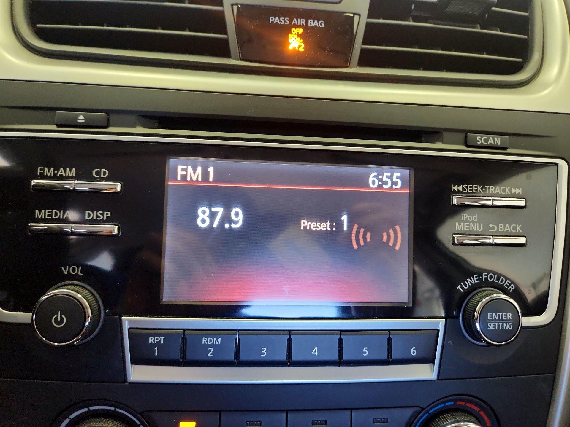 Thumbnail: 2017 Nissan Altima - 15