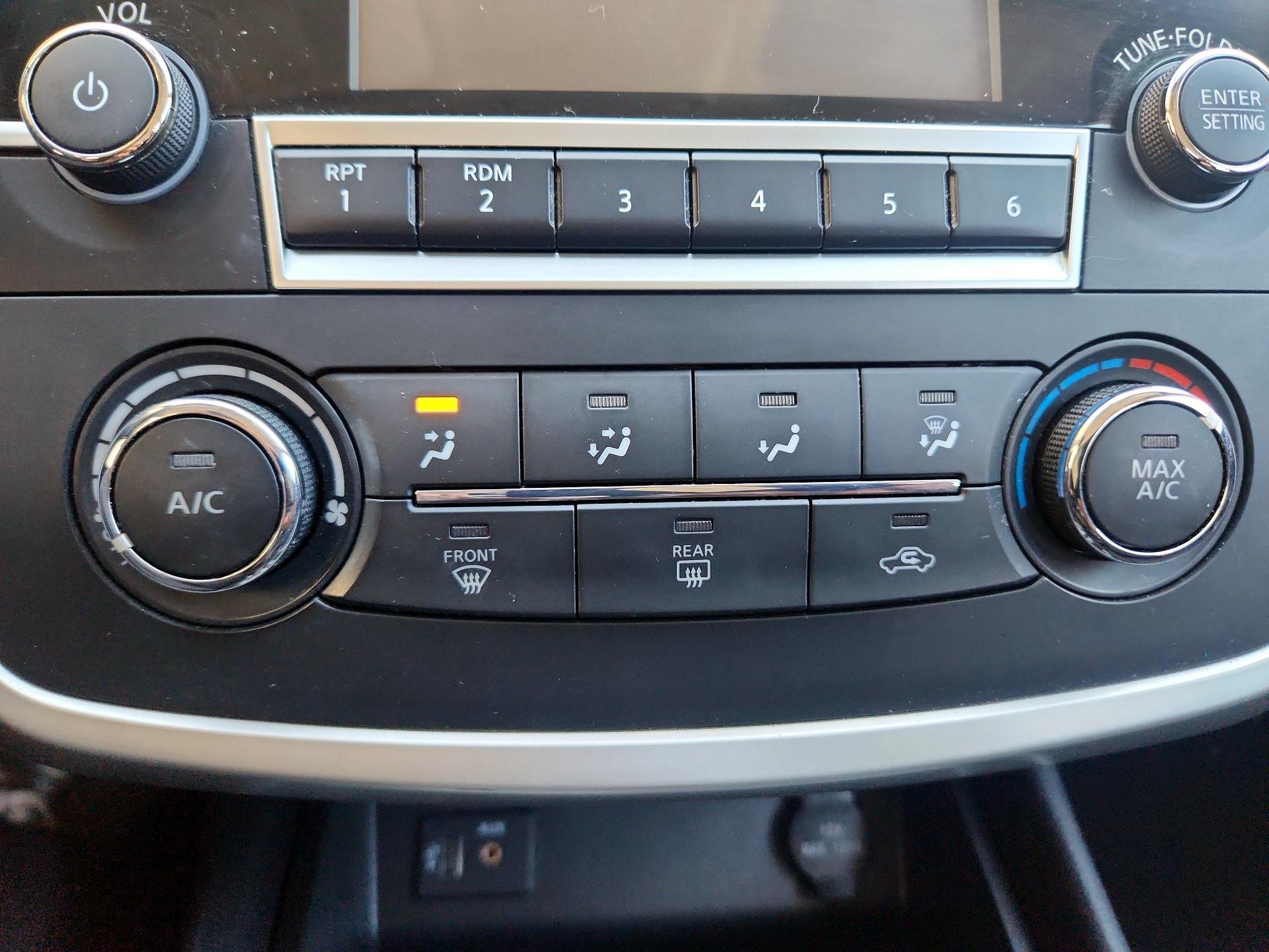 Thumbnail: 2017 Nissan Altima - 16