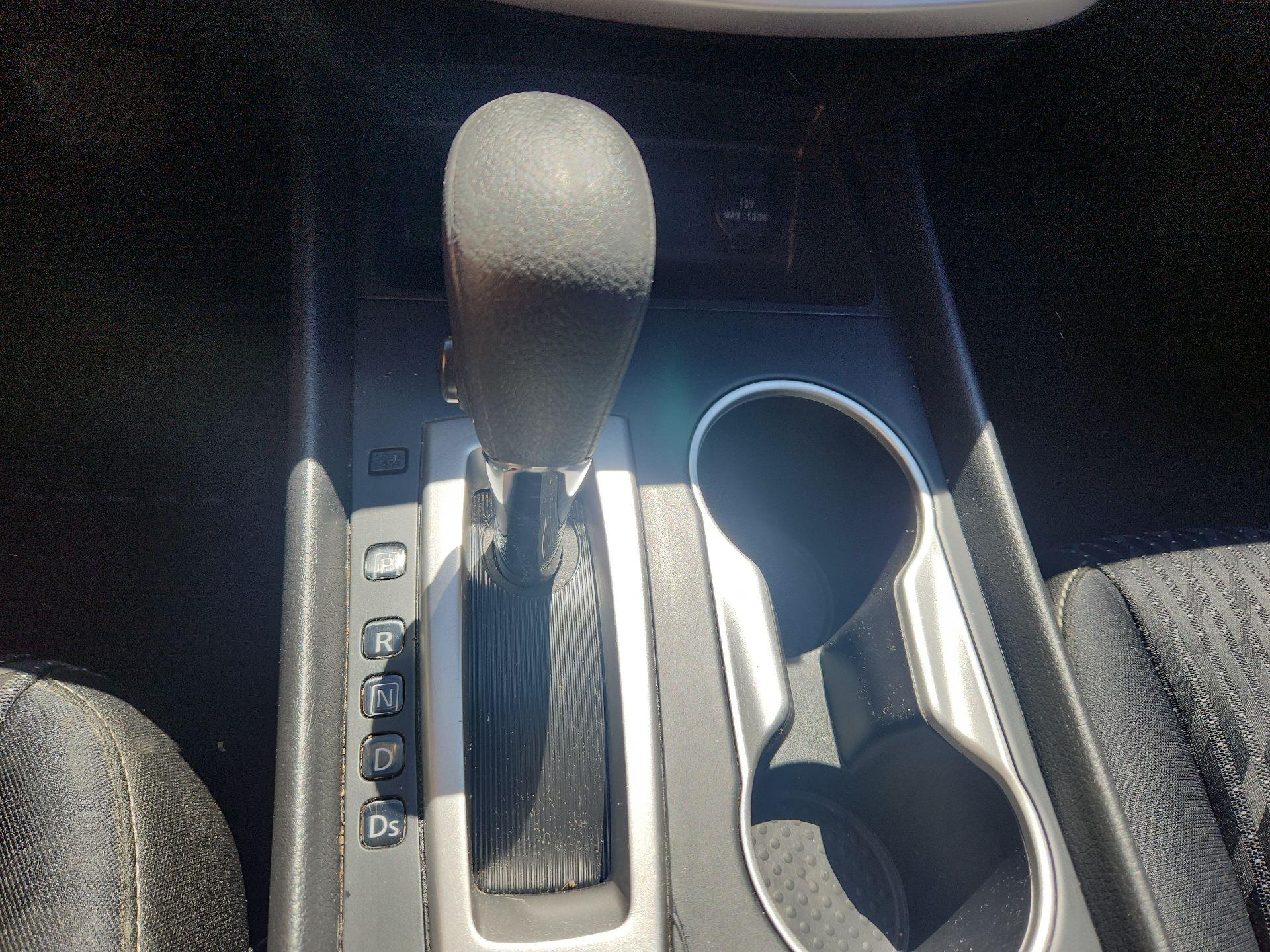 Thumbnail: 2017 Nissan Altima - 17