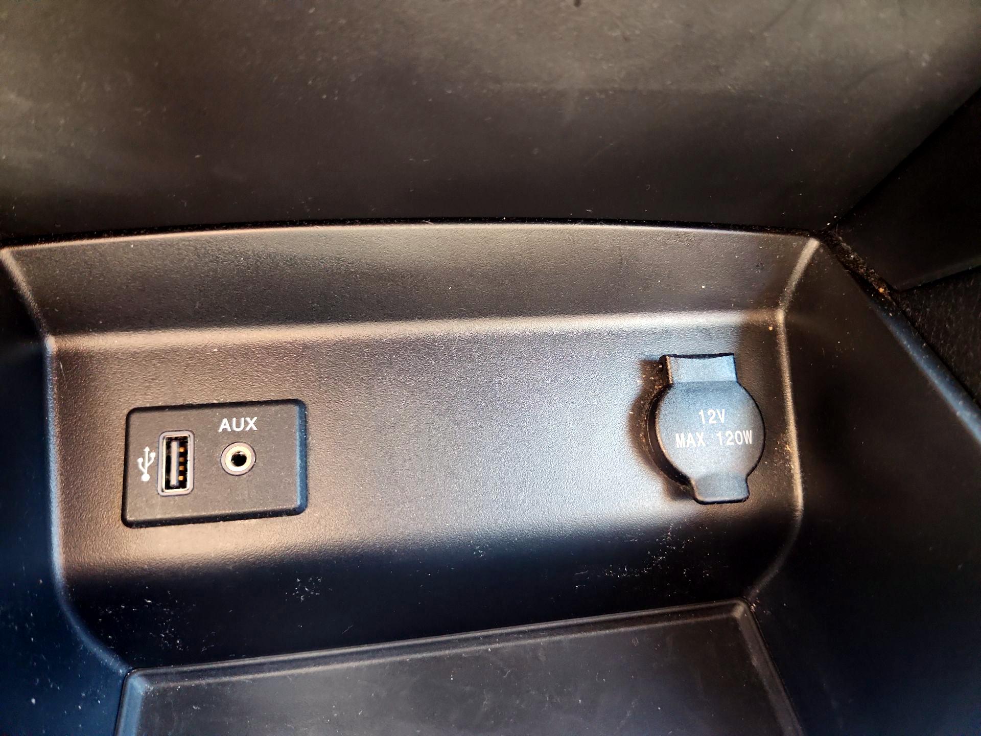 Thumbnail: 2017 Nissan Altima - 18