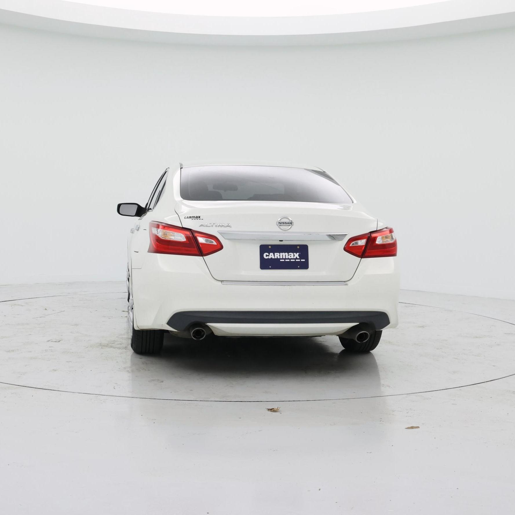 Thumbnail: 2017 Nissan Altima - 6