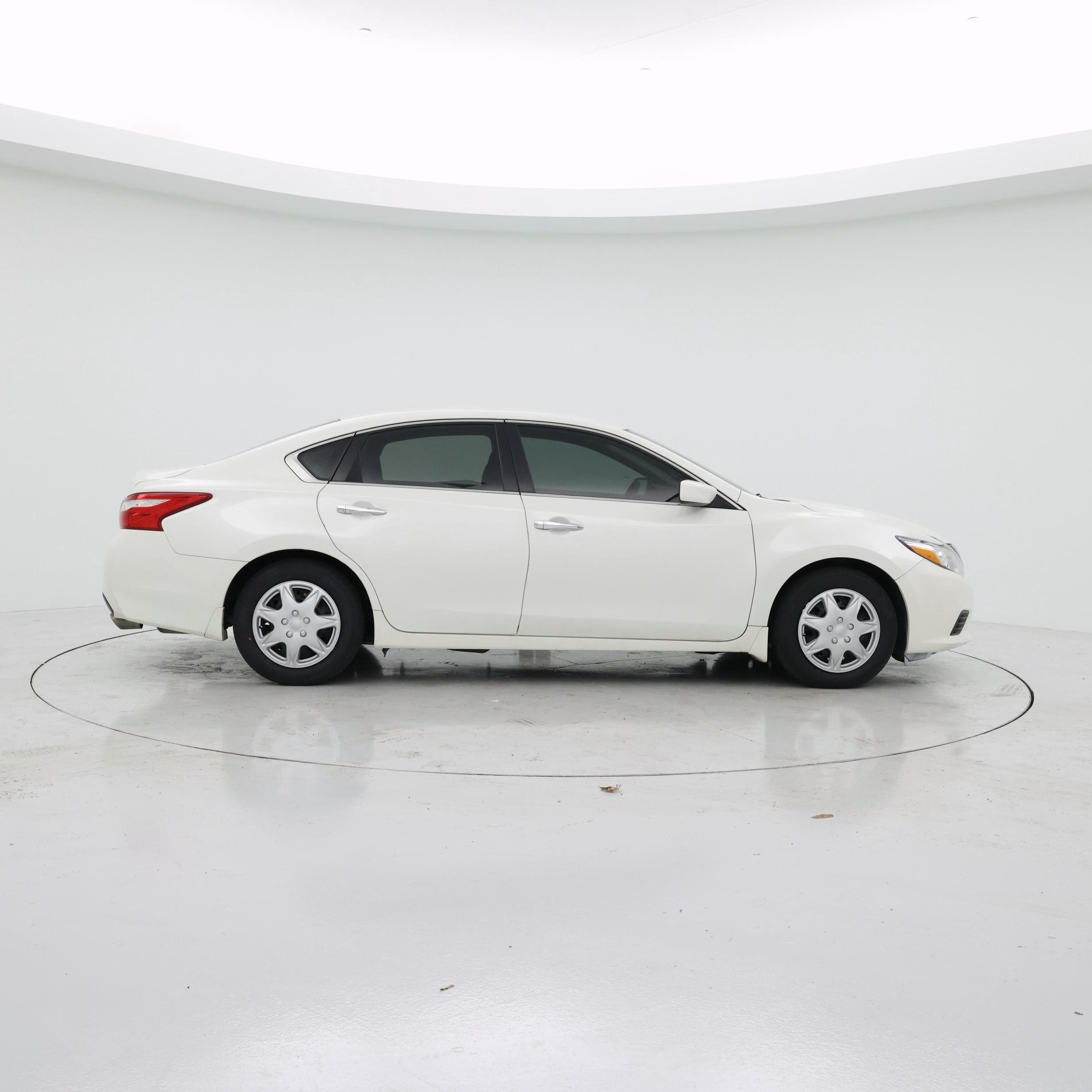 Thumbnail: 2017 Nissan Altima - 7