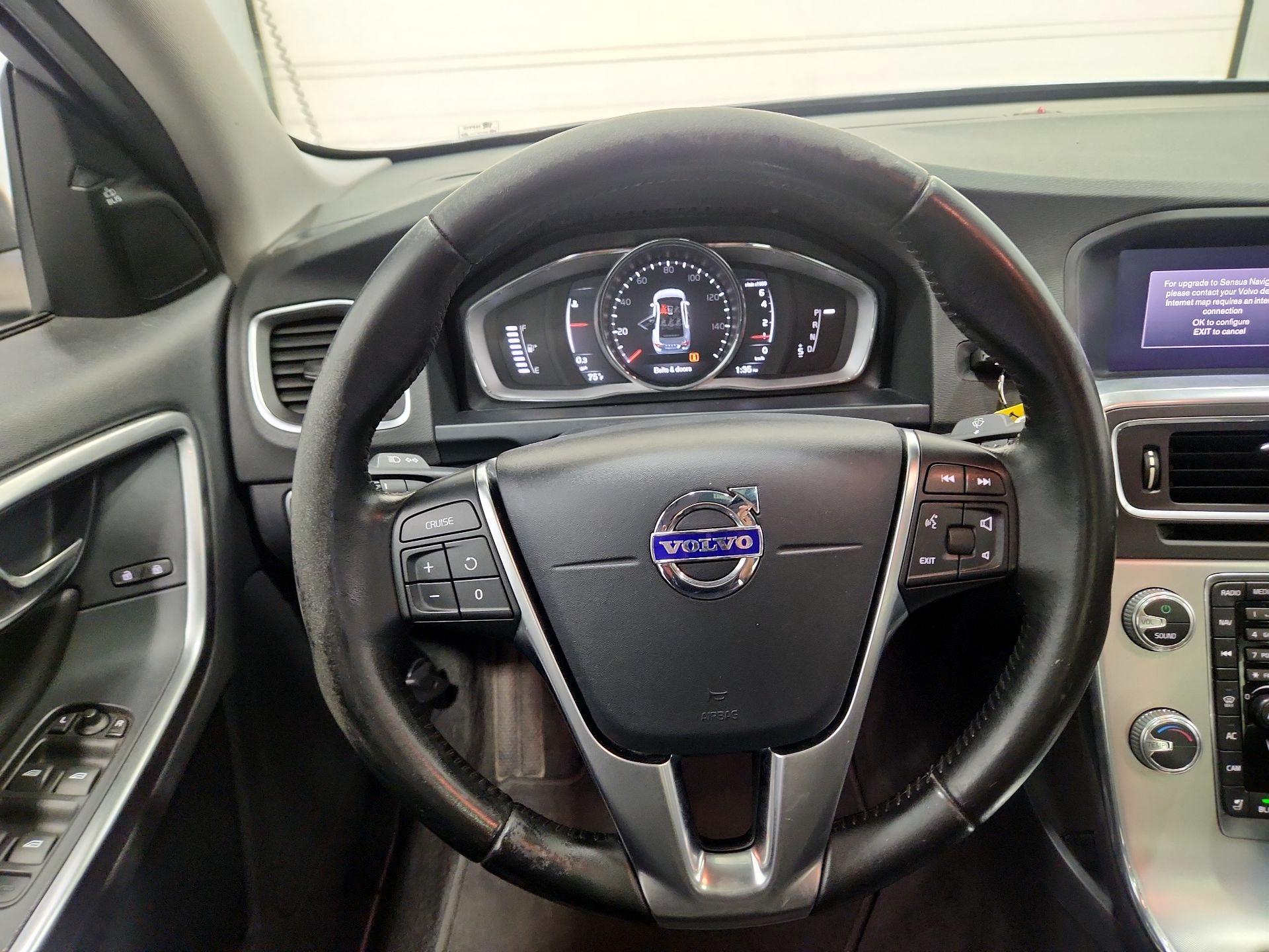 Thumbnail: 2018 Volvo S60 - 10