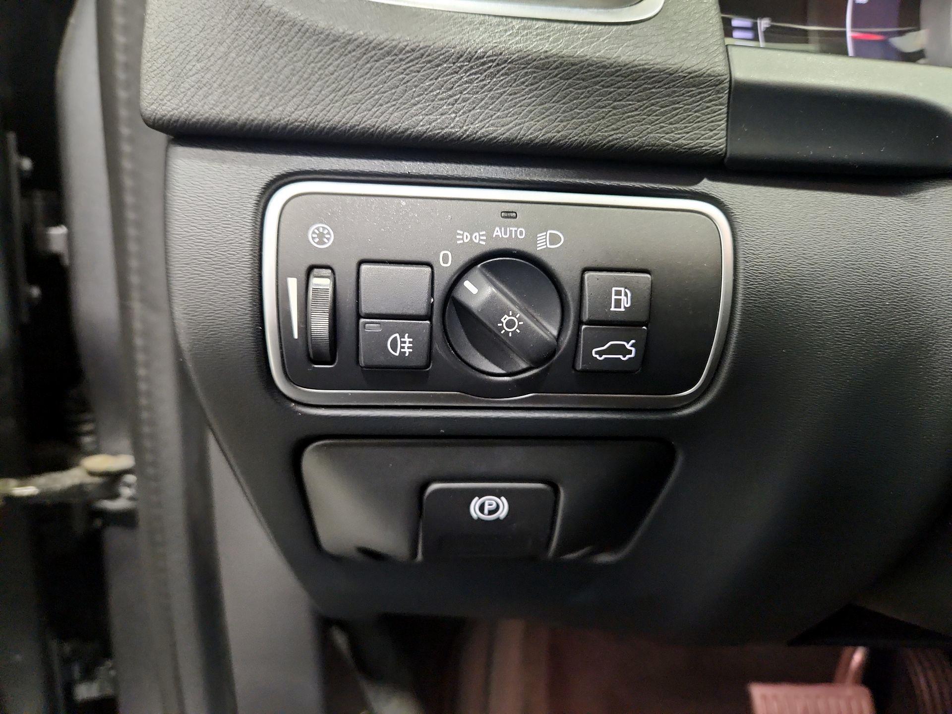 Thumbnail: 2018 Volvo S60 - 13