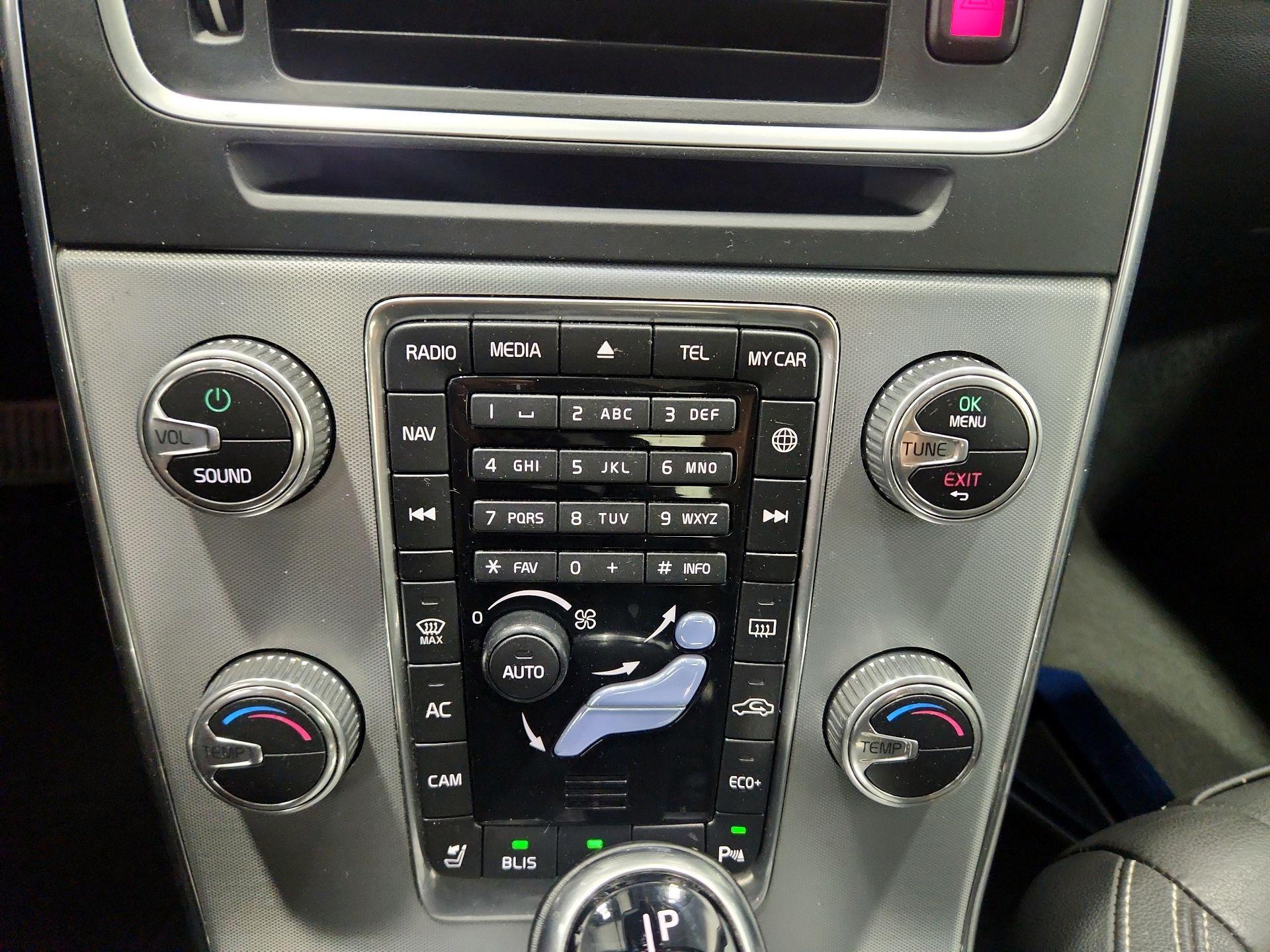 Thumbnail: 2018 Volvo S60 - 16