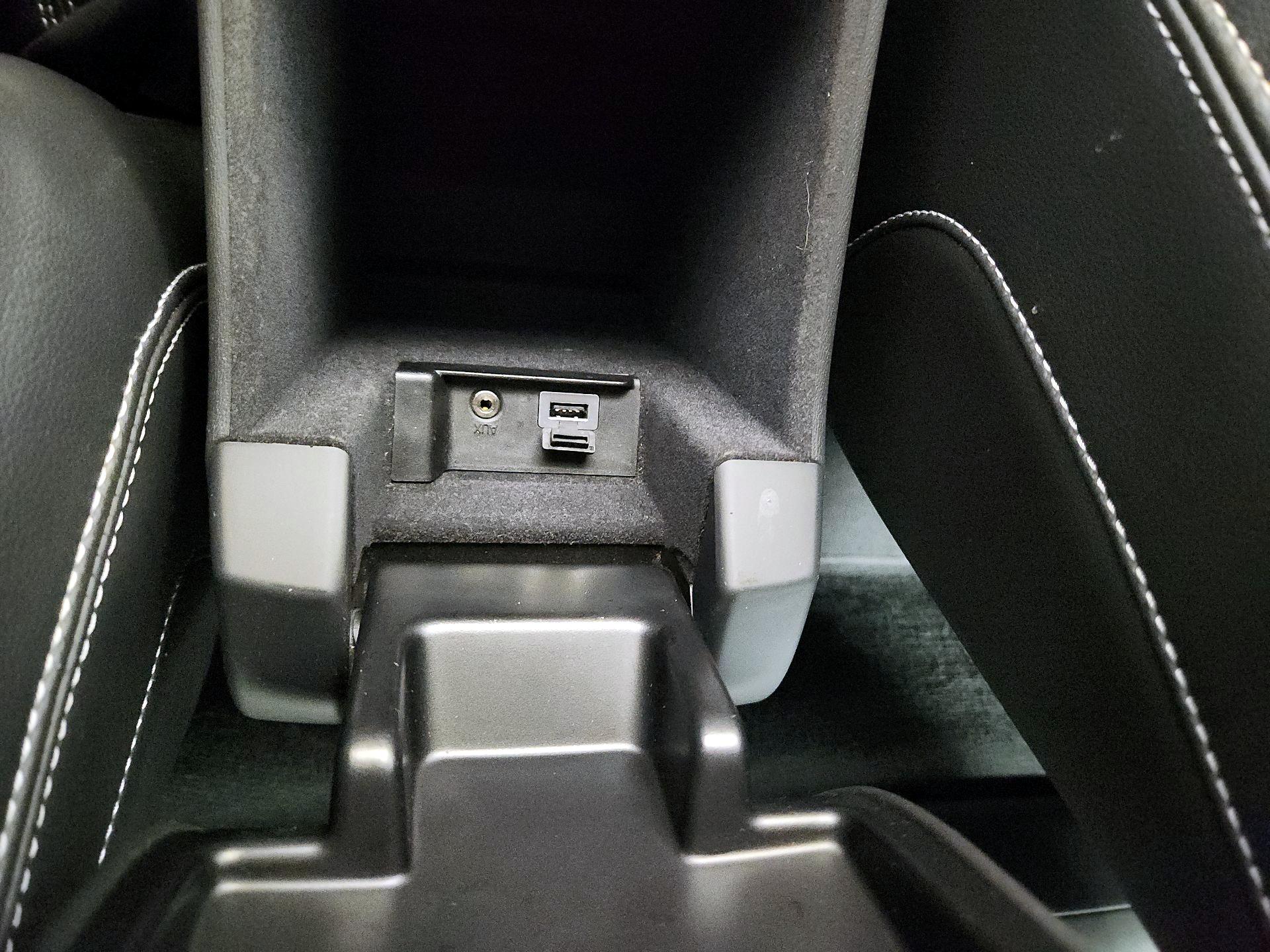 Thumbnail: 2018 Volvo S60 - 18