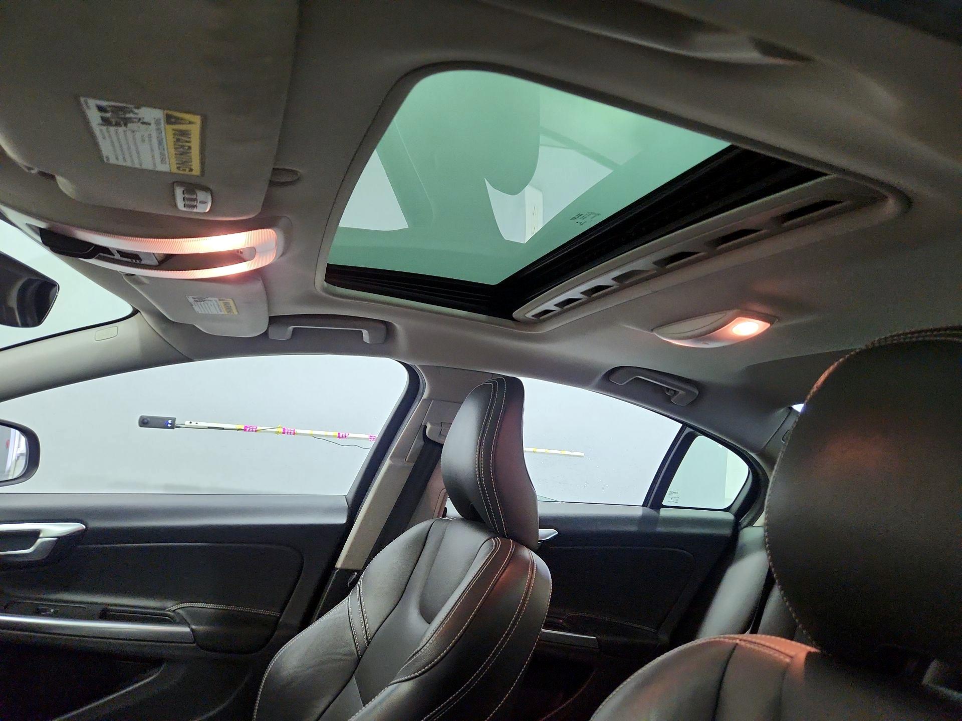 Thumbnail: 2018 Volvo S60 - 19