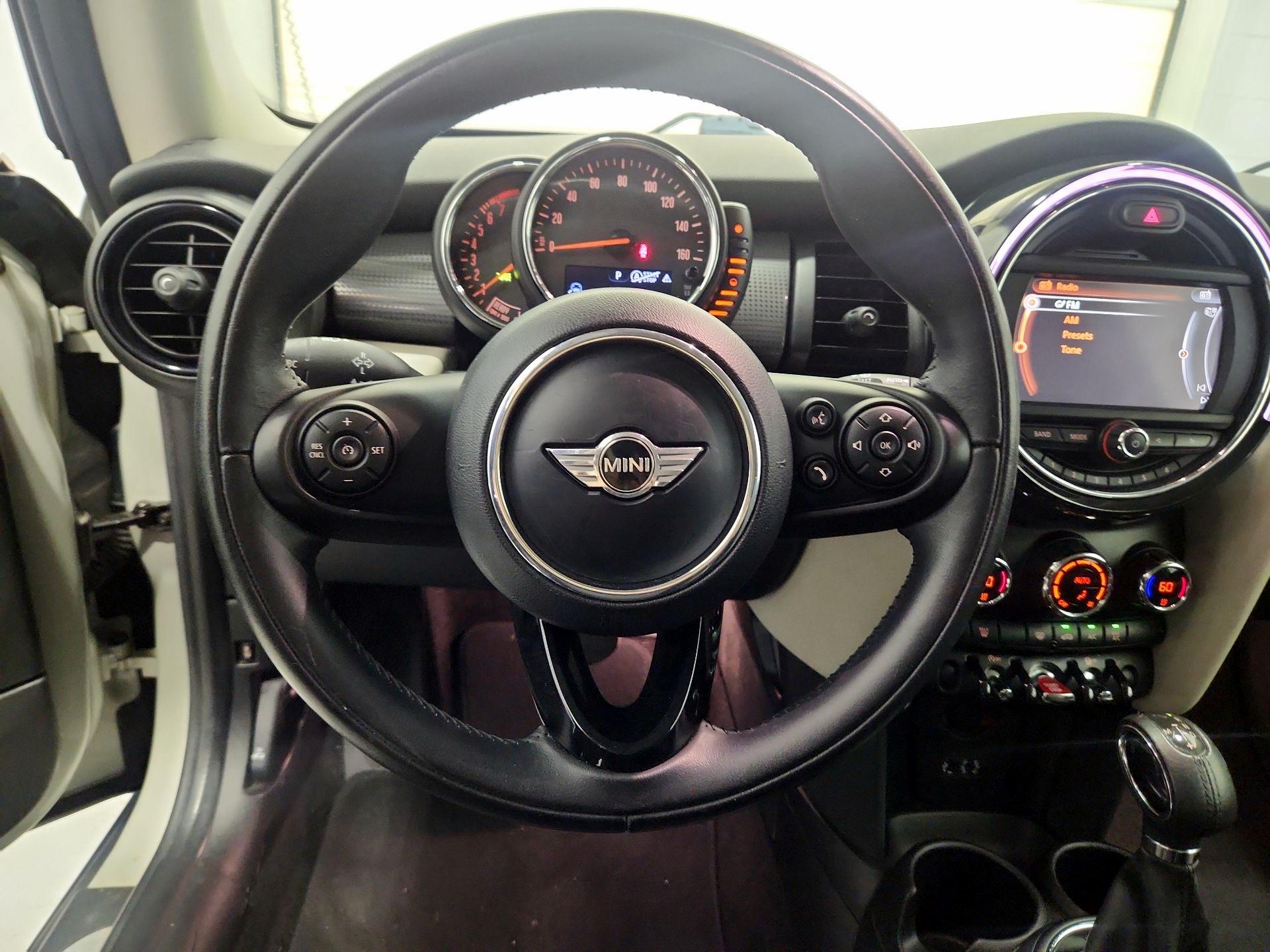 Thumbnail: 2017 MINI Cooper Hardtop - 10