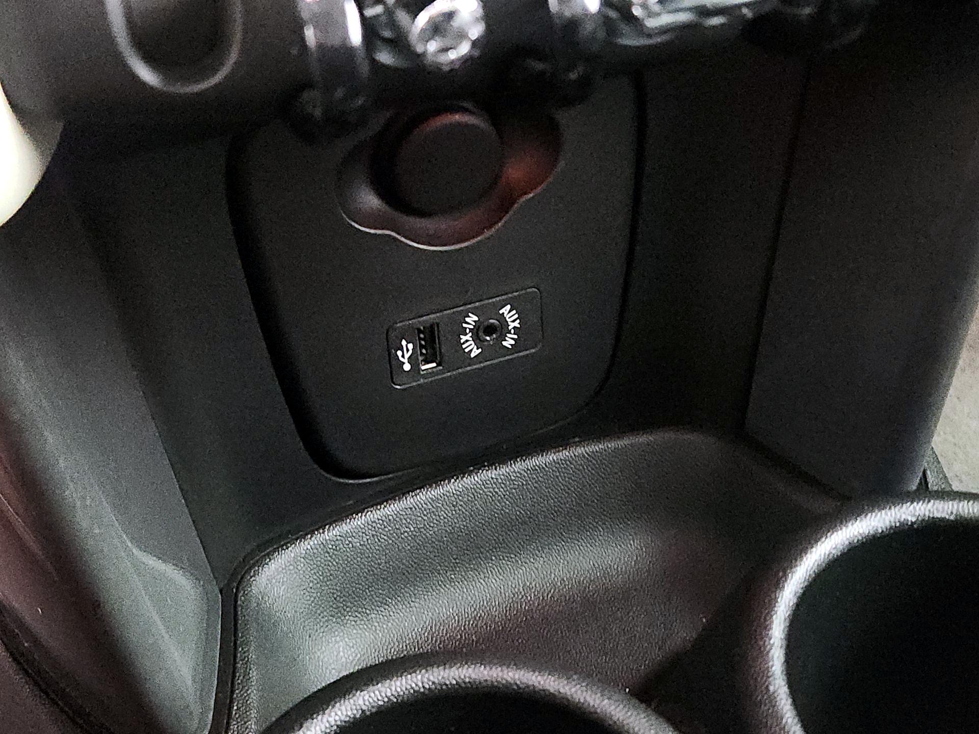 Thumbnail: 2017 MINI Cooper Hardtop - 18