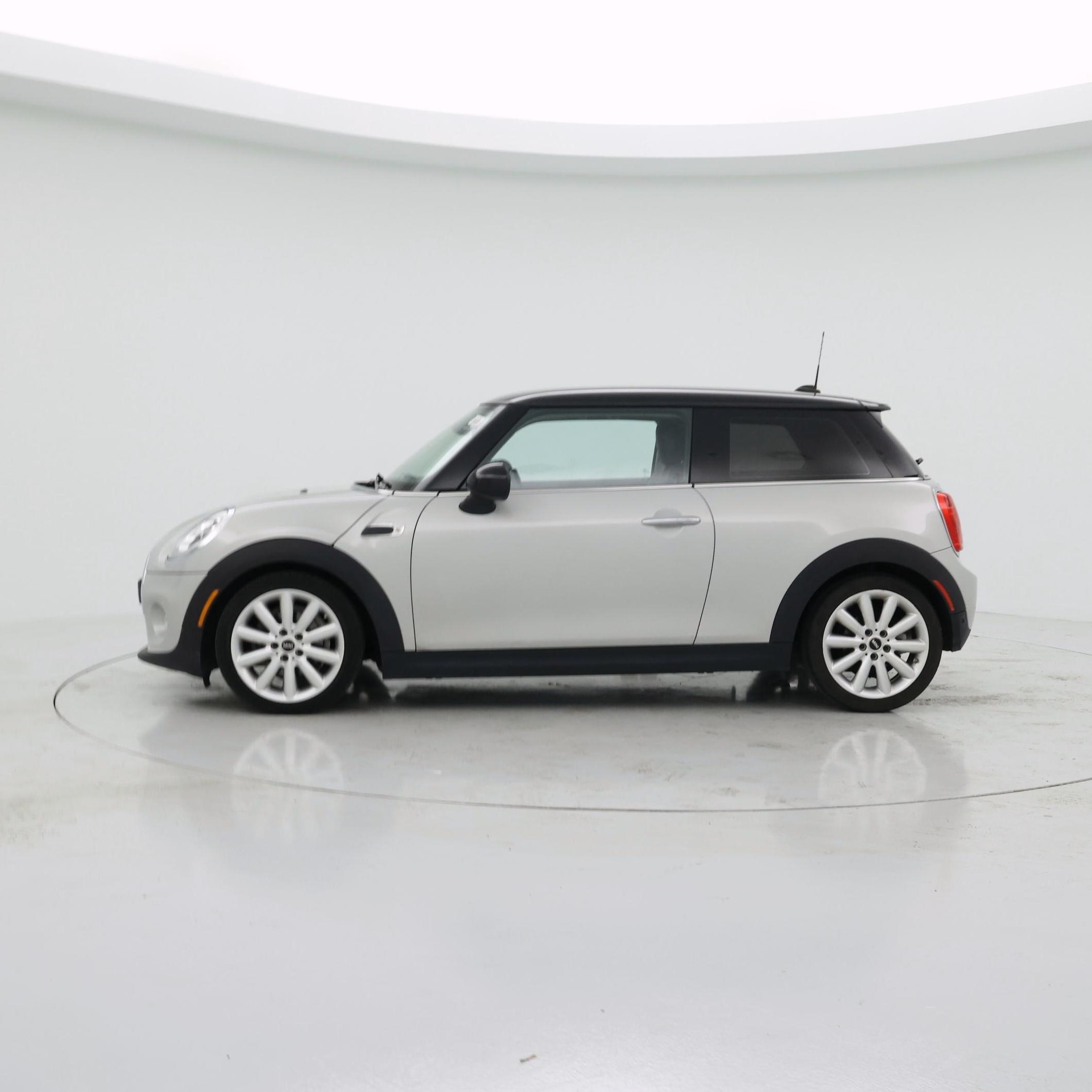 Thumbnail: 2017 MINI Cooper Hardtop - 3