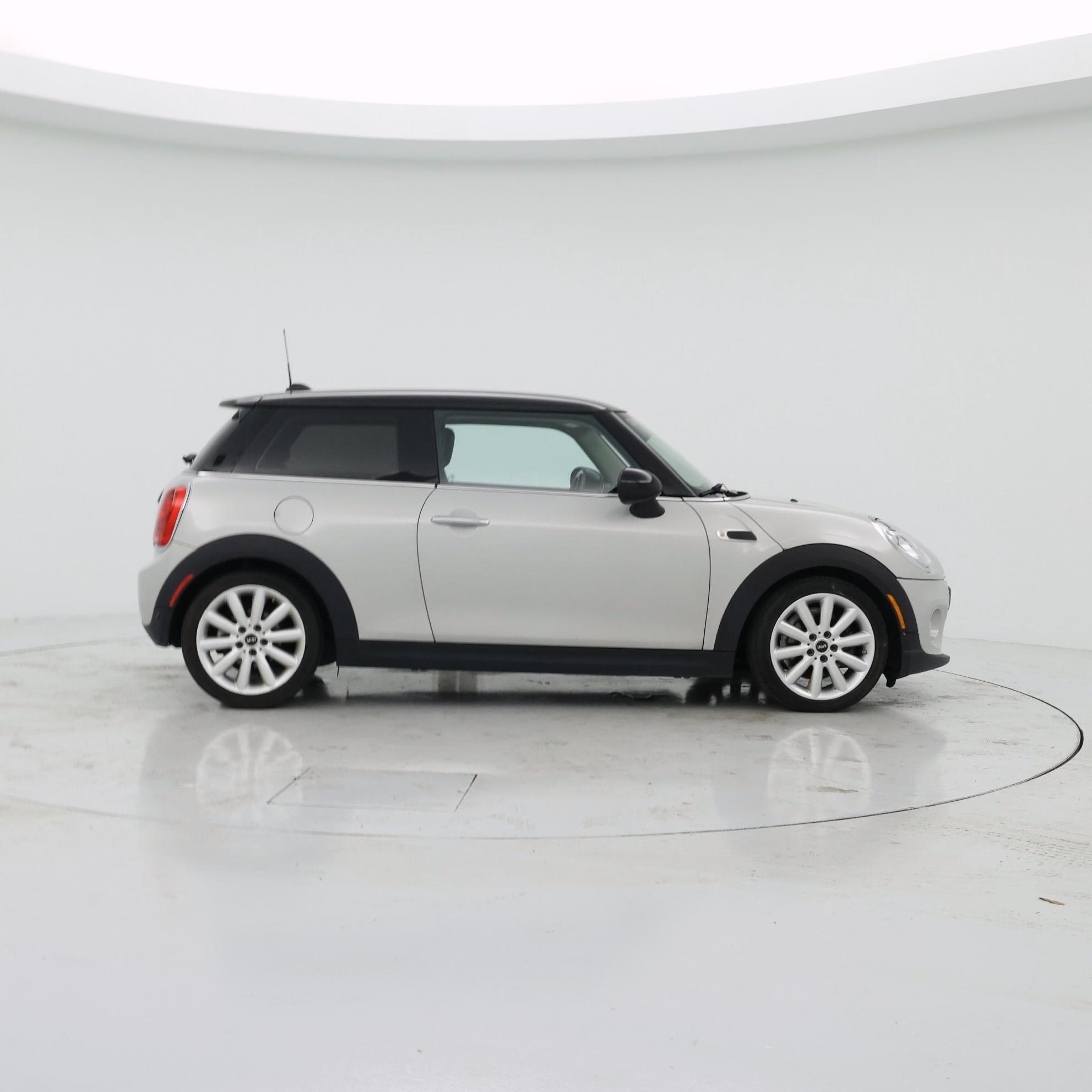 Thumbnail: 2017 MINI Cooper Hardtop - 7