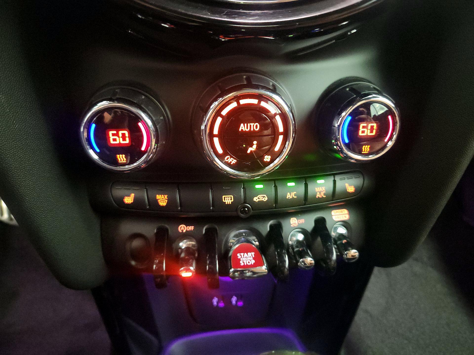 Thumbnail: 2019 MINI Cooper - 17