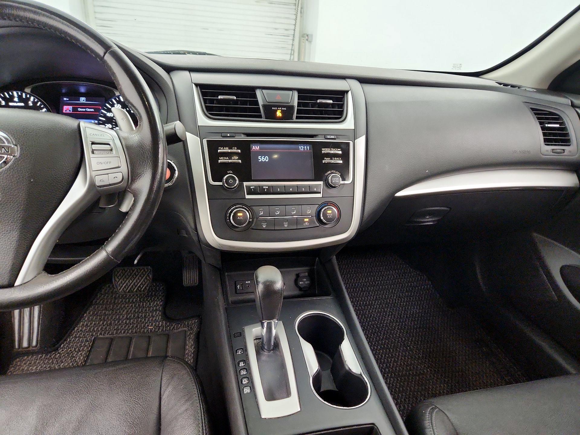 Thumbnail: 2016 Nissan Altima - 9