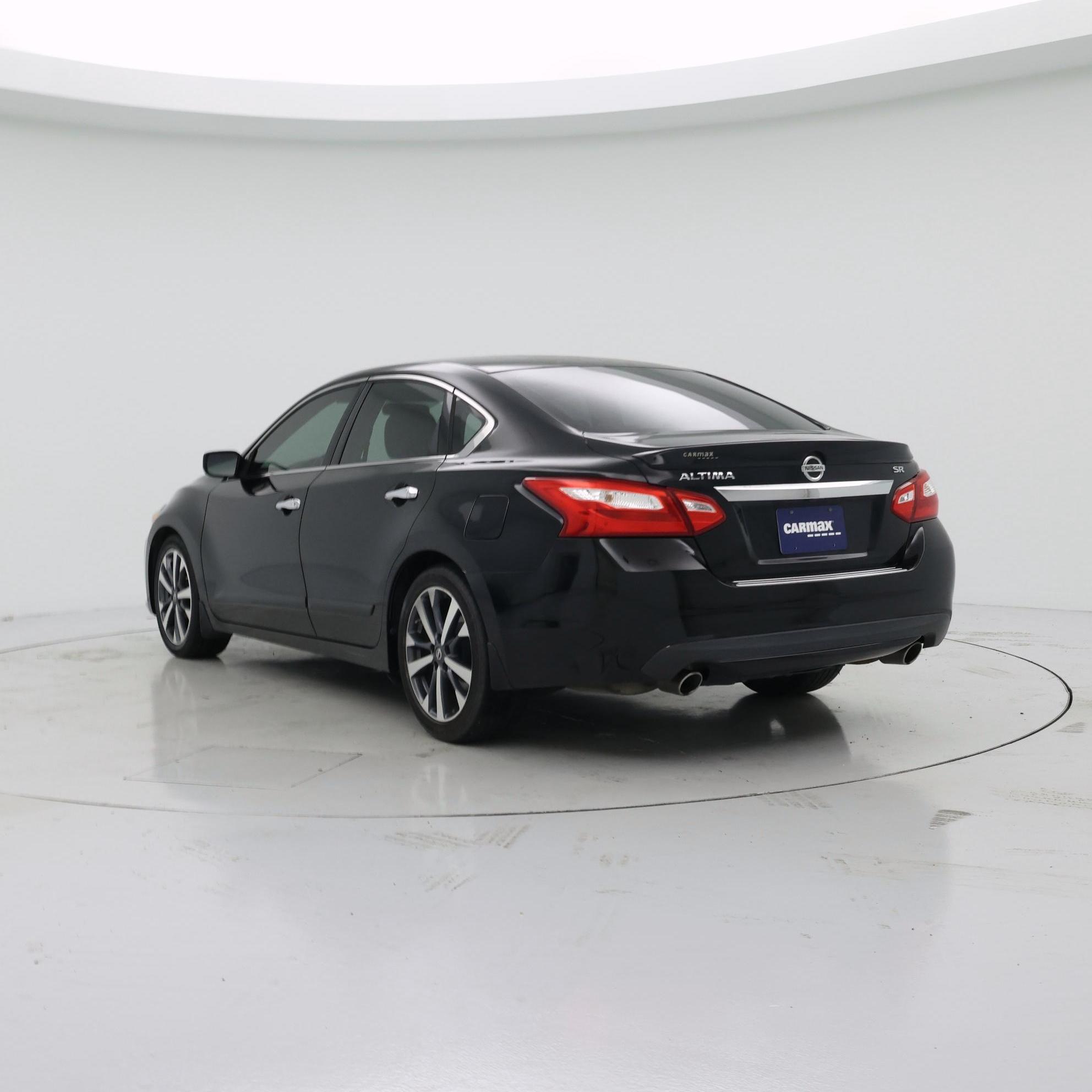 Thumbnail: 2016 Nissan Altima - 2