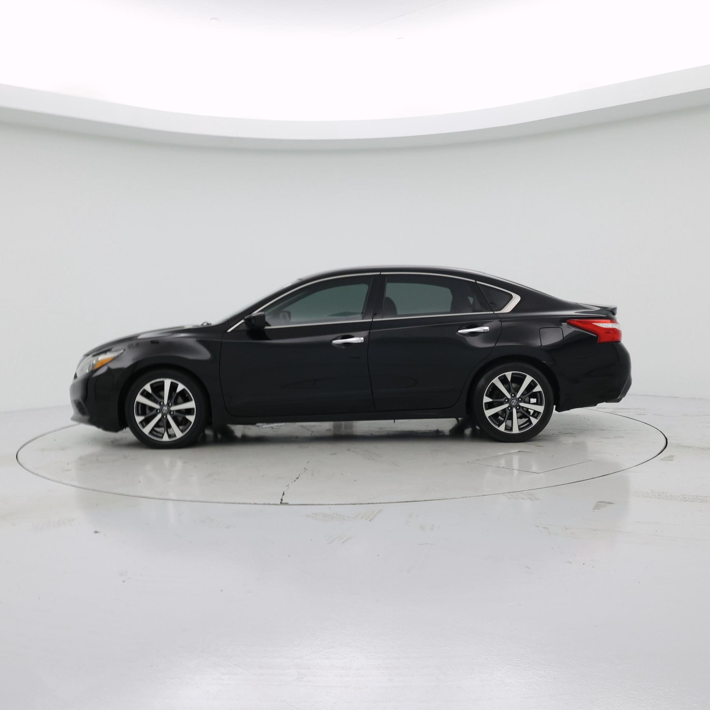 Thumbnail: 2016 Nissan Altima - 3
