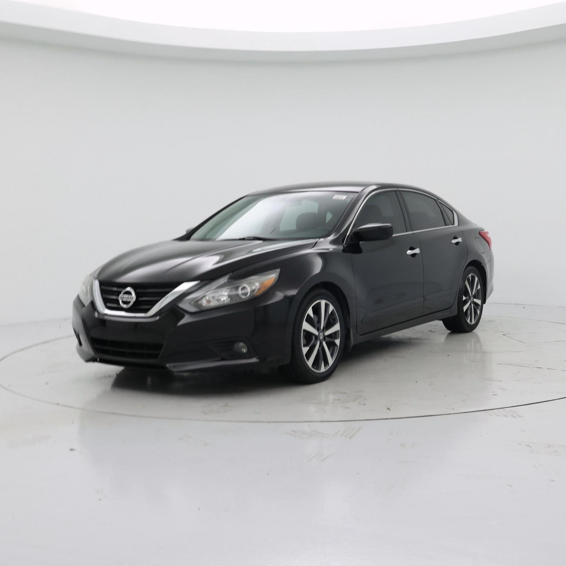 Thumbnail: 2016 Nissan Altima - 4