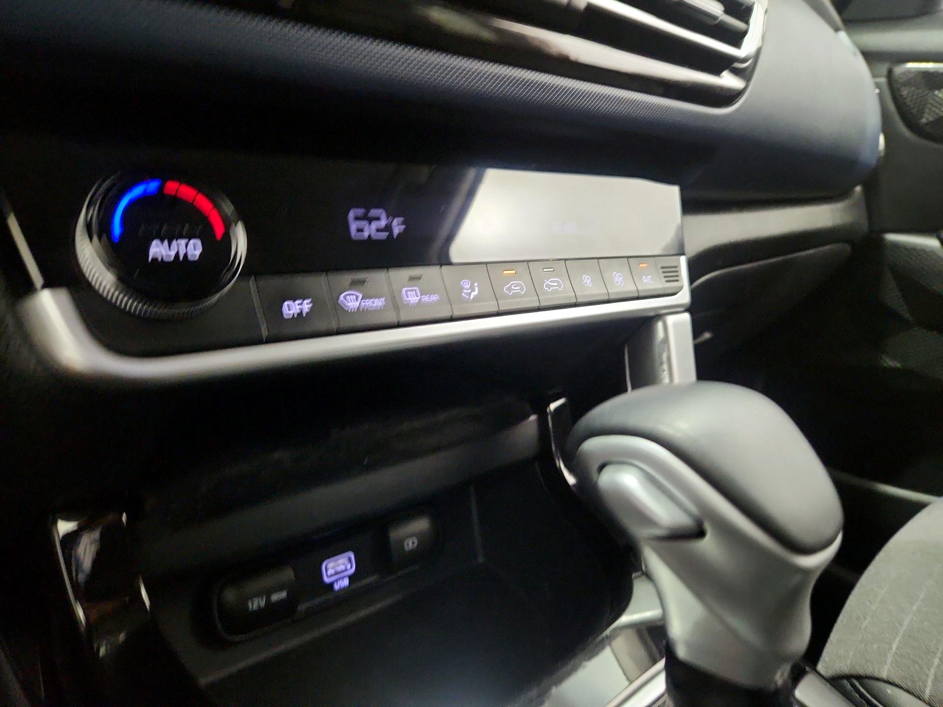 Thumbnail: 2023 Kia Seltos - 16