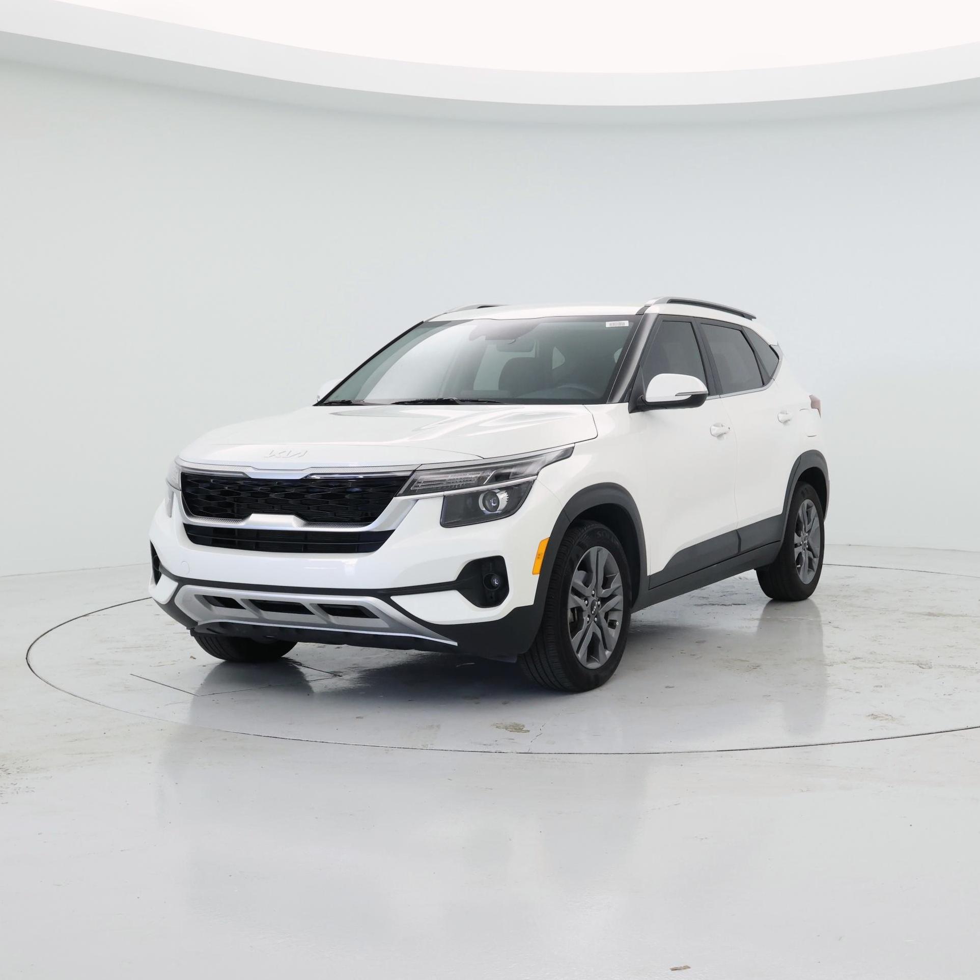 Thumbnail: 2023 Kia Seltos - 4