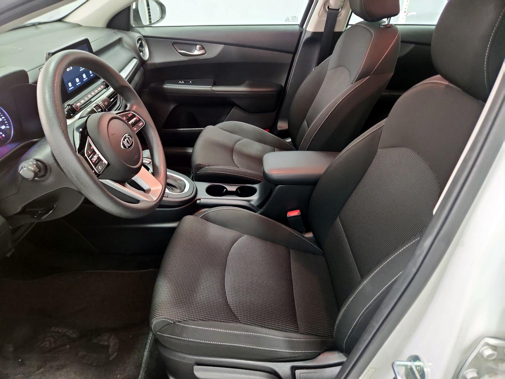 Thumbnail: 2021 Kia Forte - 11