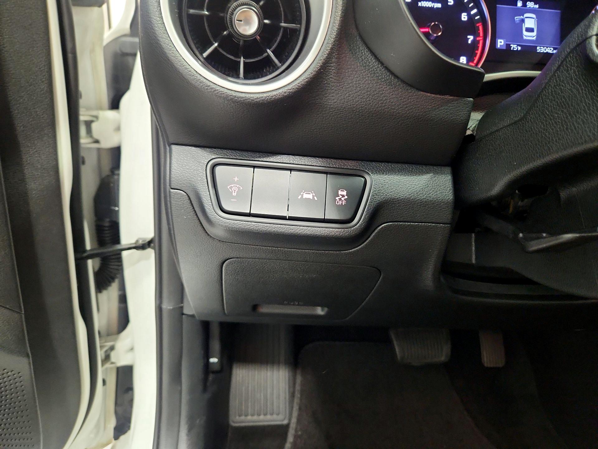 Thumbnail: 2021 Kia Forte - 13