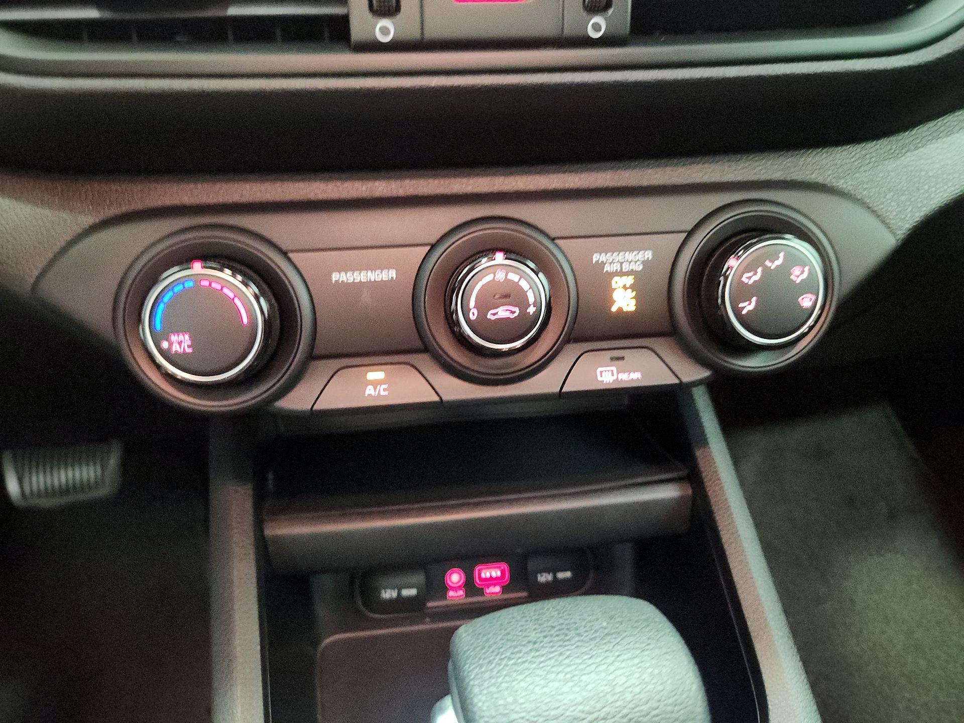 Thumbnail: 2021 Kia Forte - 16