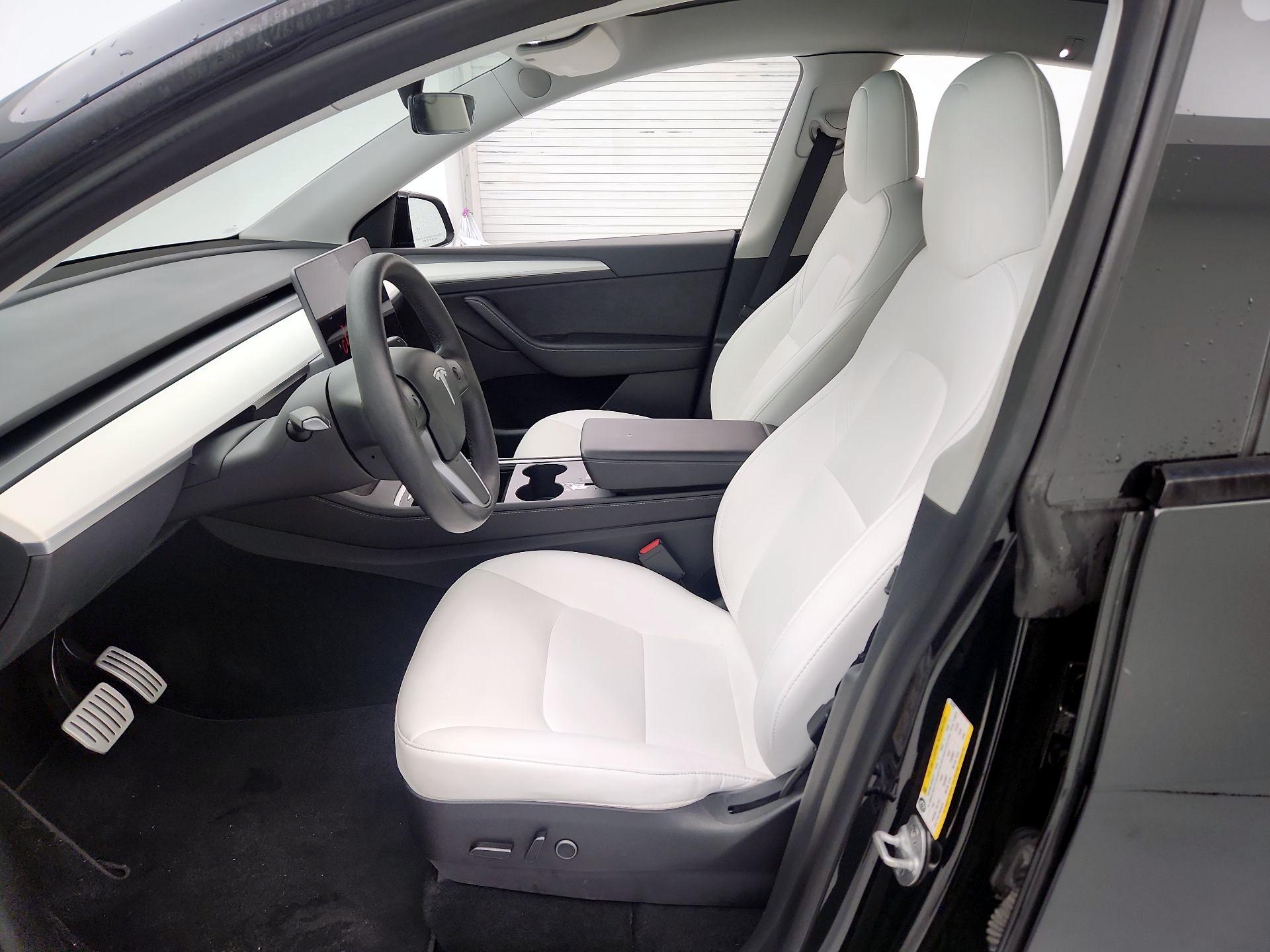 Thumbnail: 2023 Tesla Model Y - 11