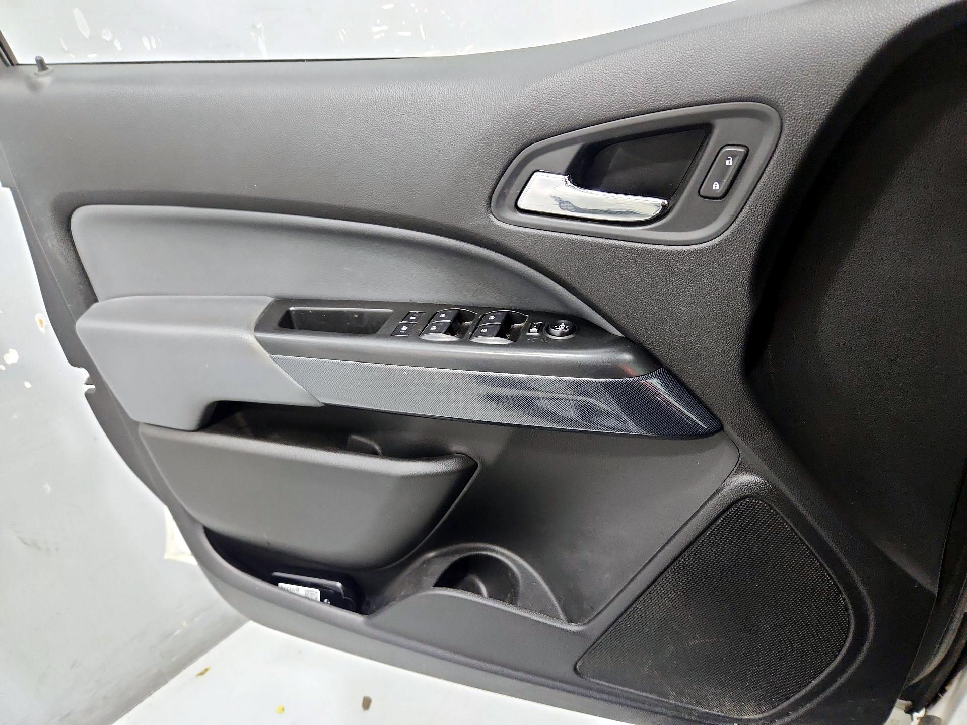 Thumbnail: 2018 Chevrolet Colorado - 12