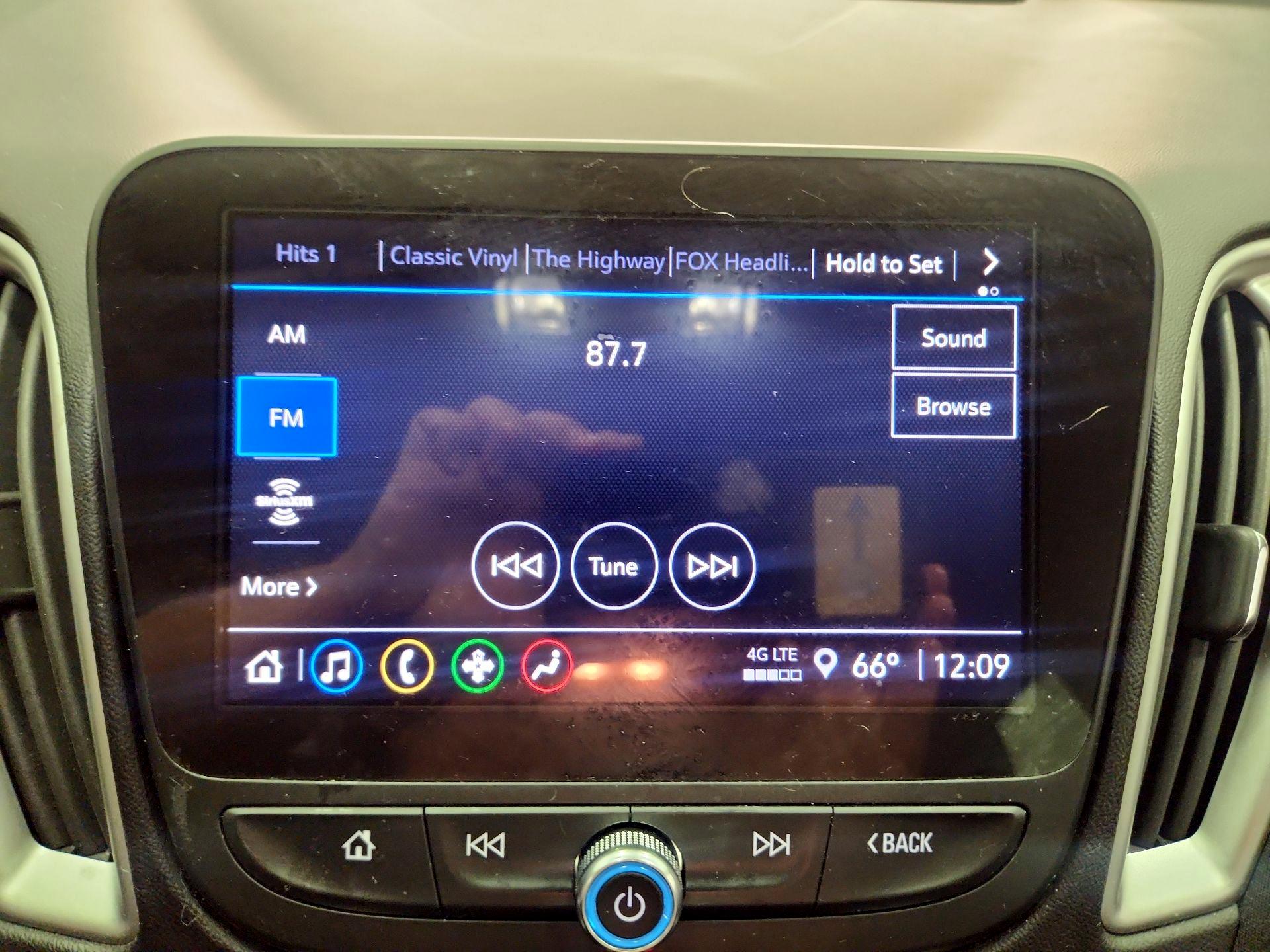 Thumbnail: 2024 Chevrolet Malibu - 16