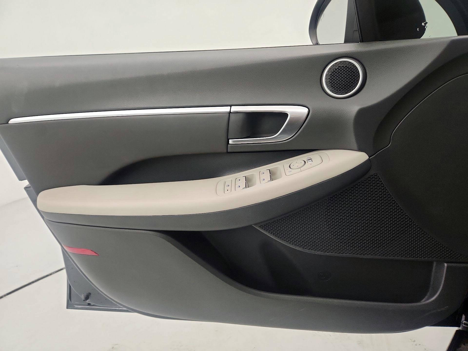 Thumbnail: 2023 Hyundai Sonata - 12