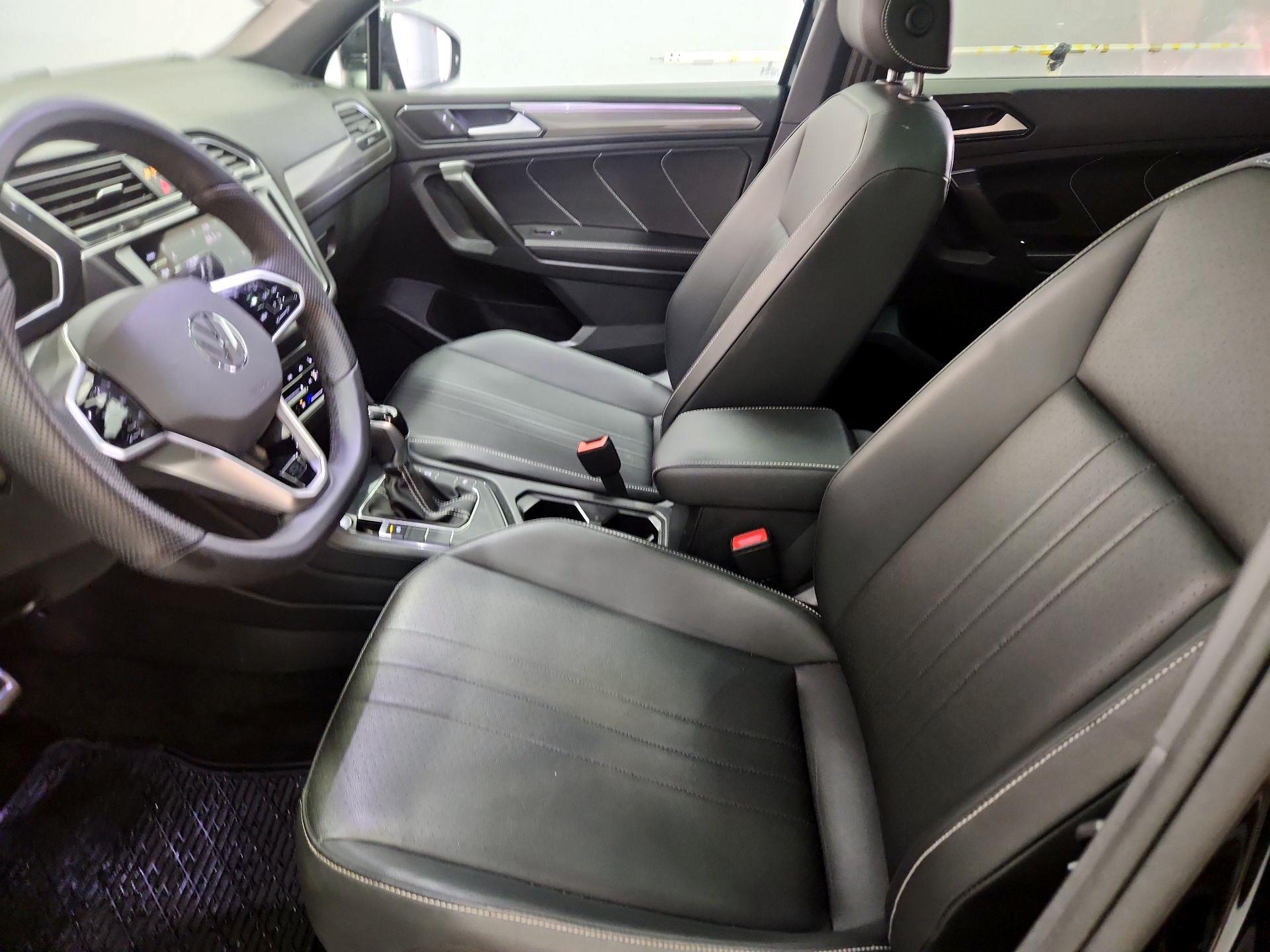 Thumbnail: 2024 Volkswagen Tiguan - 11