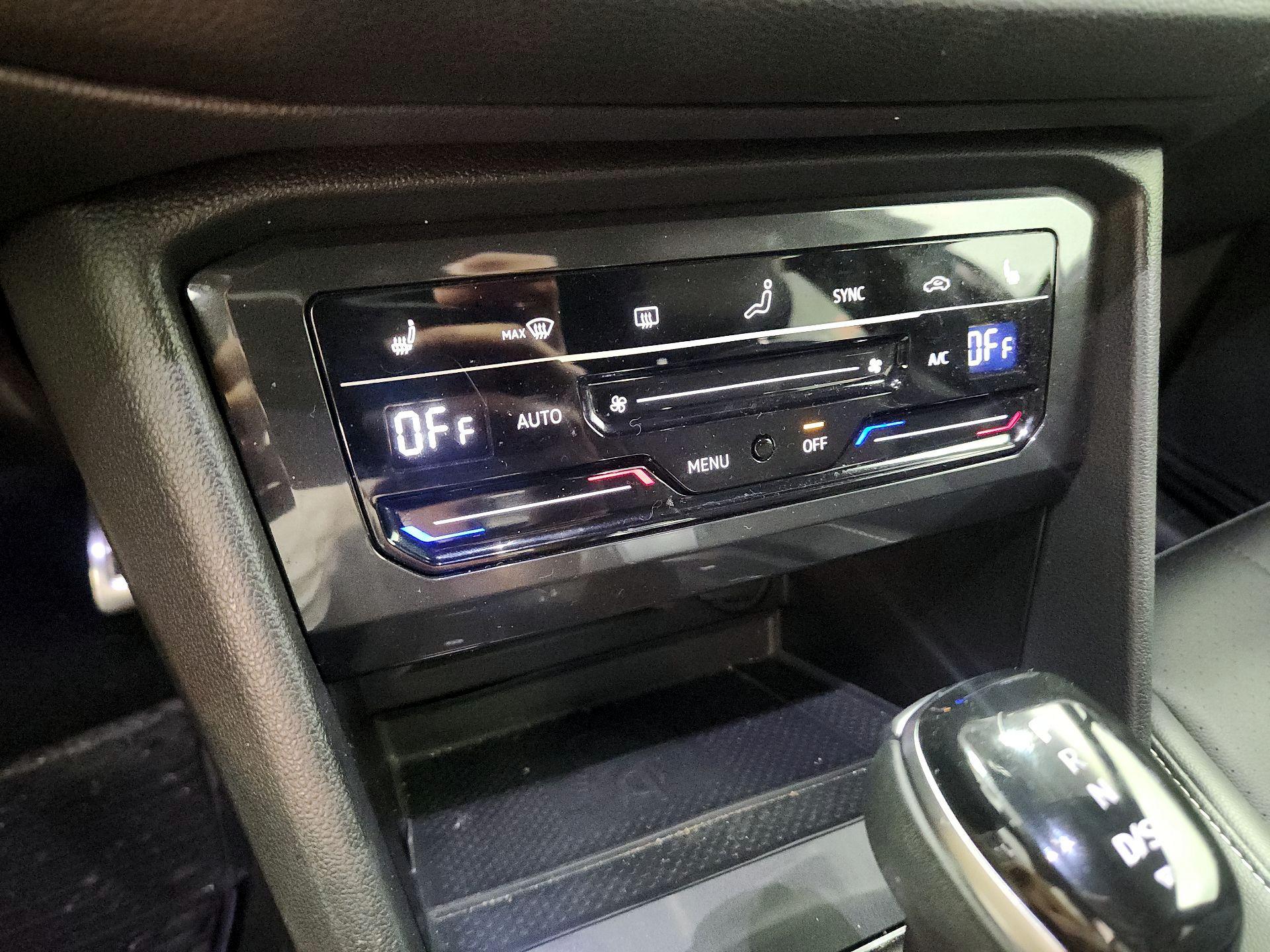 Thumbnail: 2024 Volkswagen Tiguan - 16