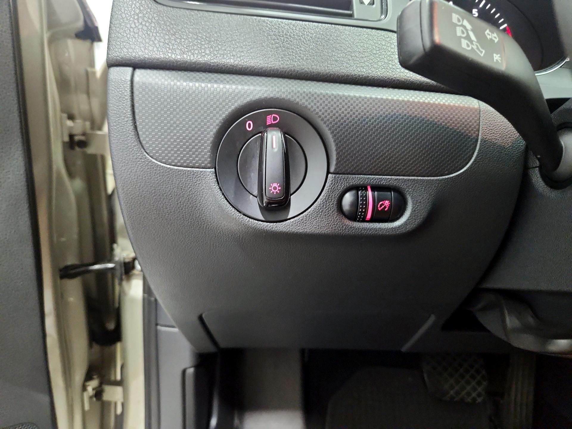 Thumbnail: 2016 Volkswagen Jetta - 13