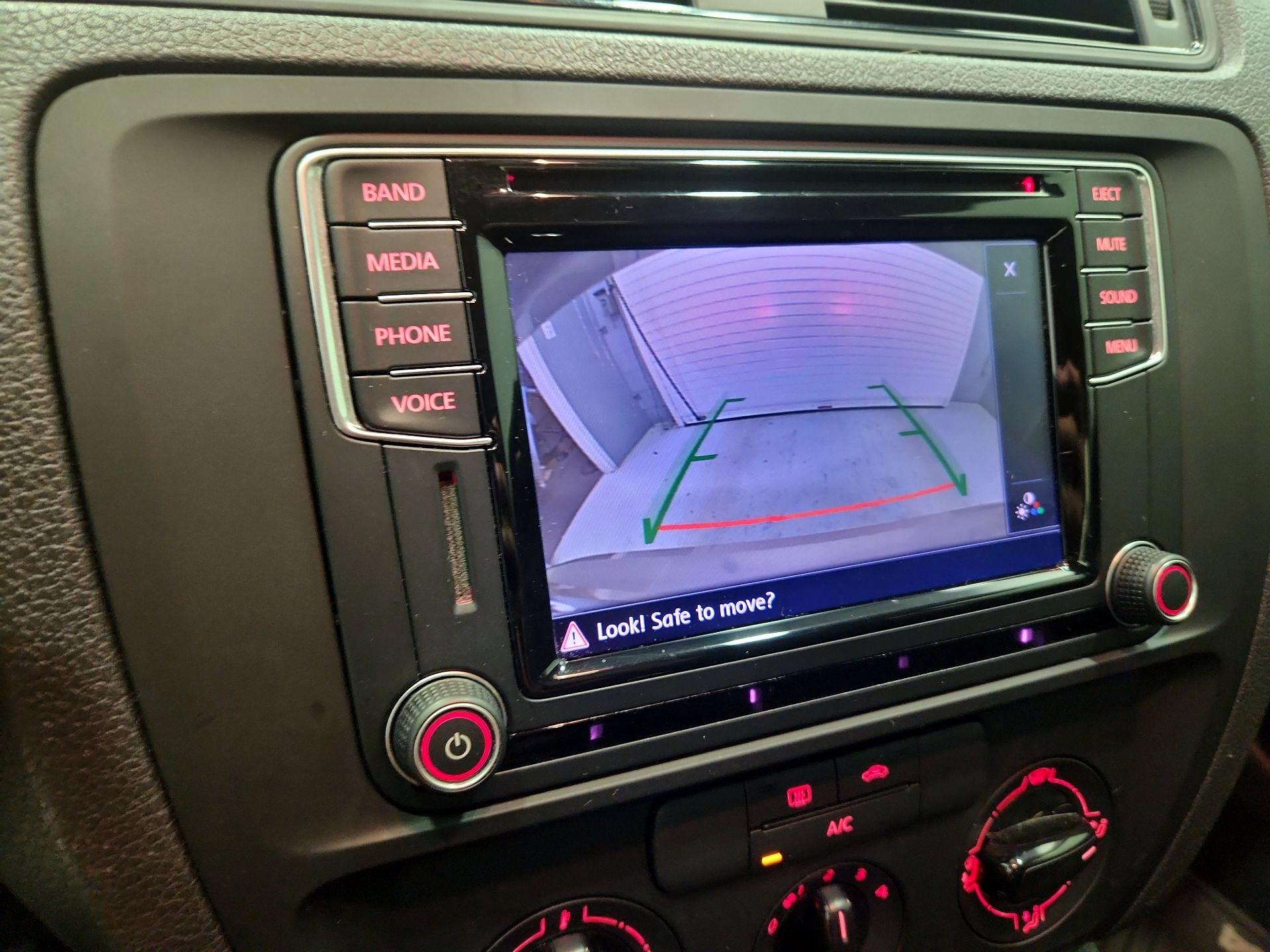 Thumbnail: 2016 Volkswagen Jetta - 14