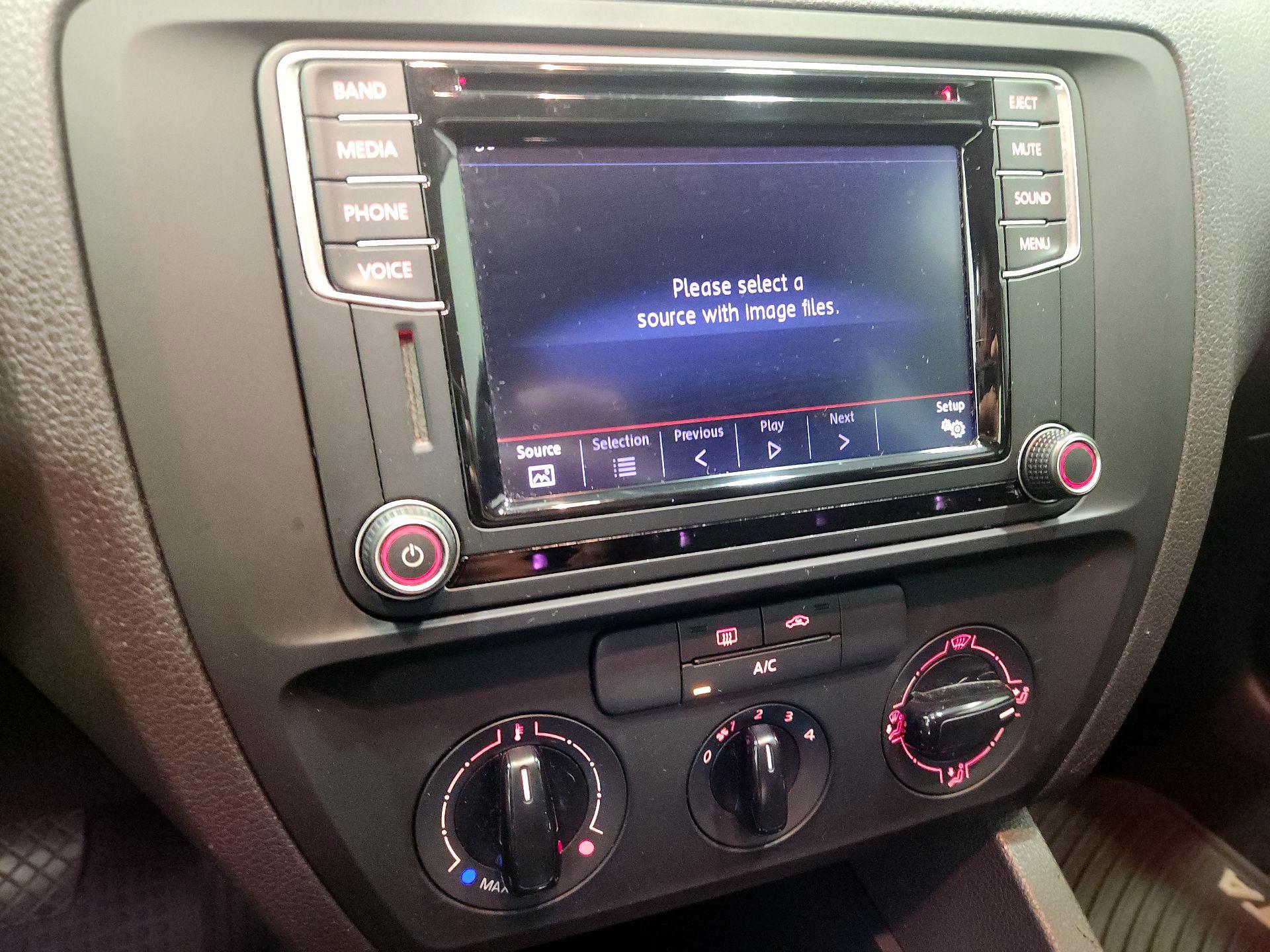 Thumbnail: 2016 Volkswagen Jetta - 15