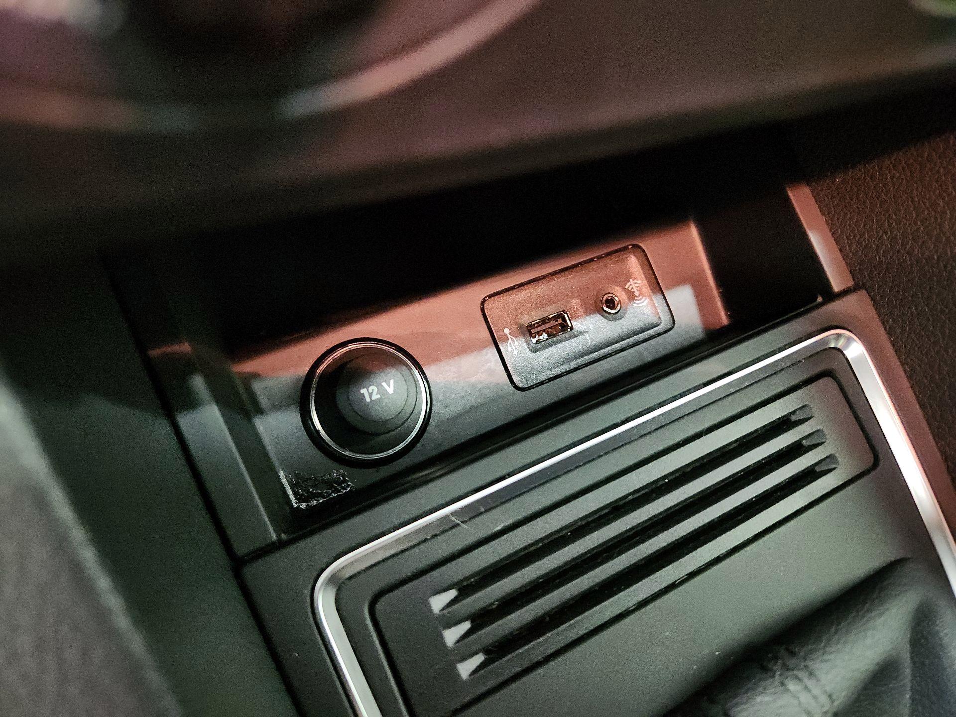 Thumbnail: 2016 Volkswagen Jetta - 18