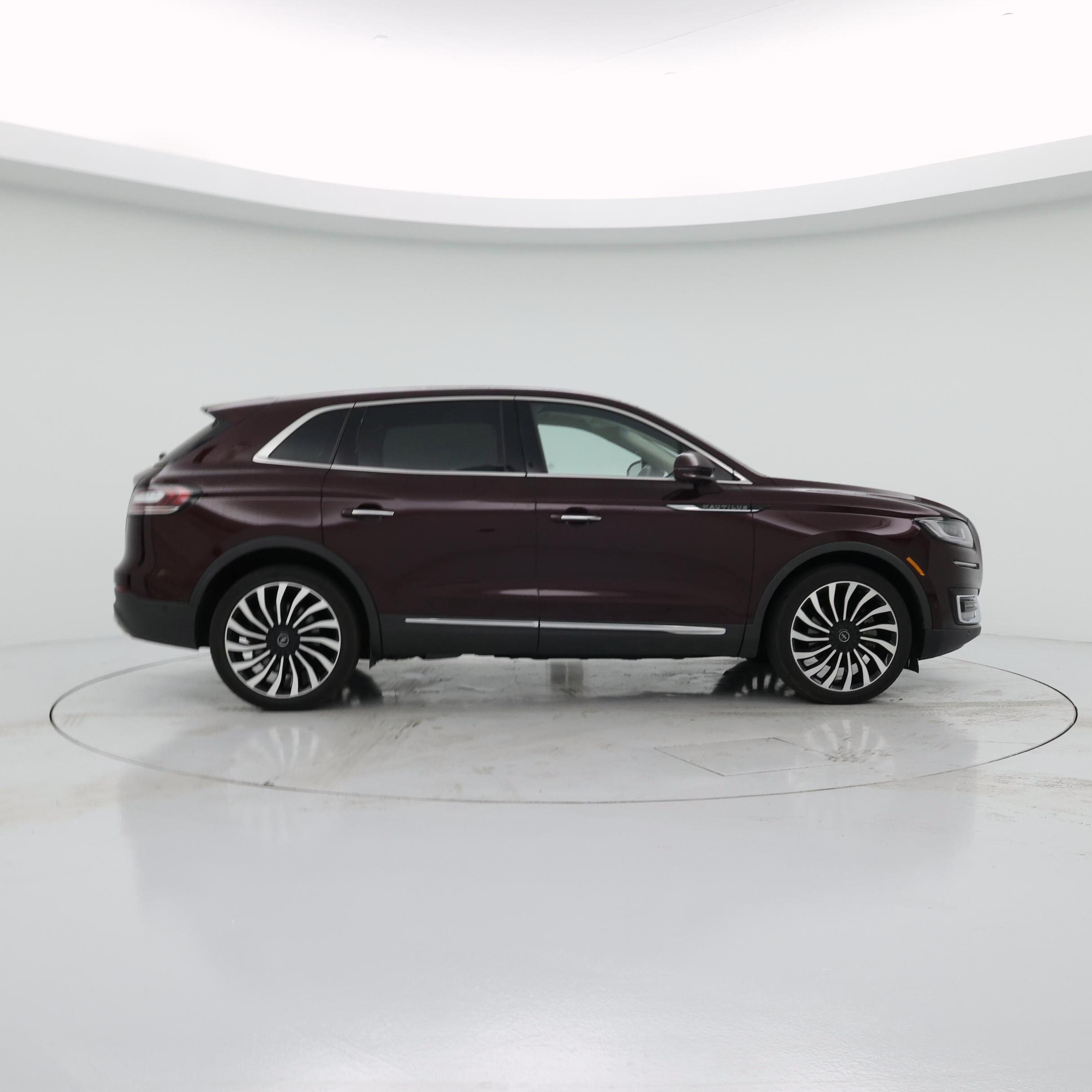 Thumbnail: 2020 Lincoln Nautilus - 7