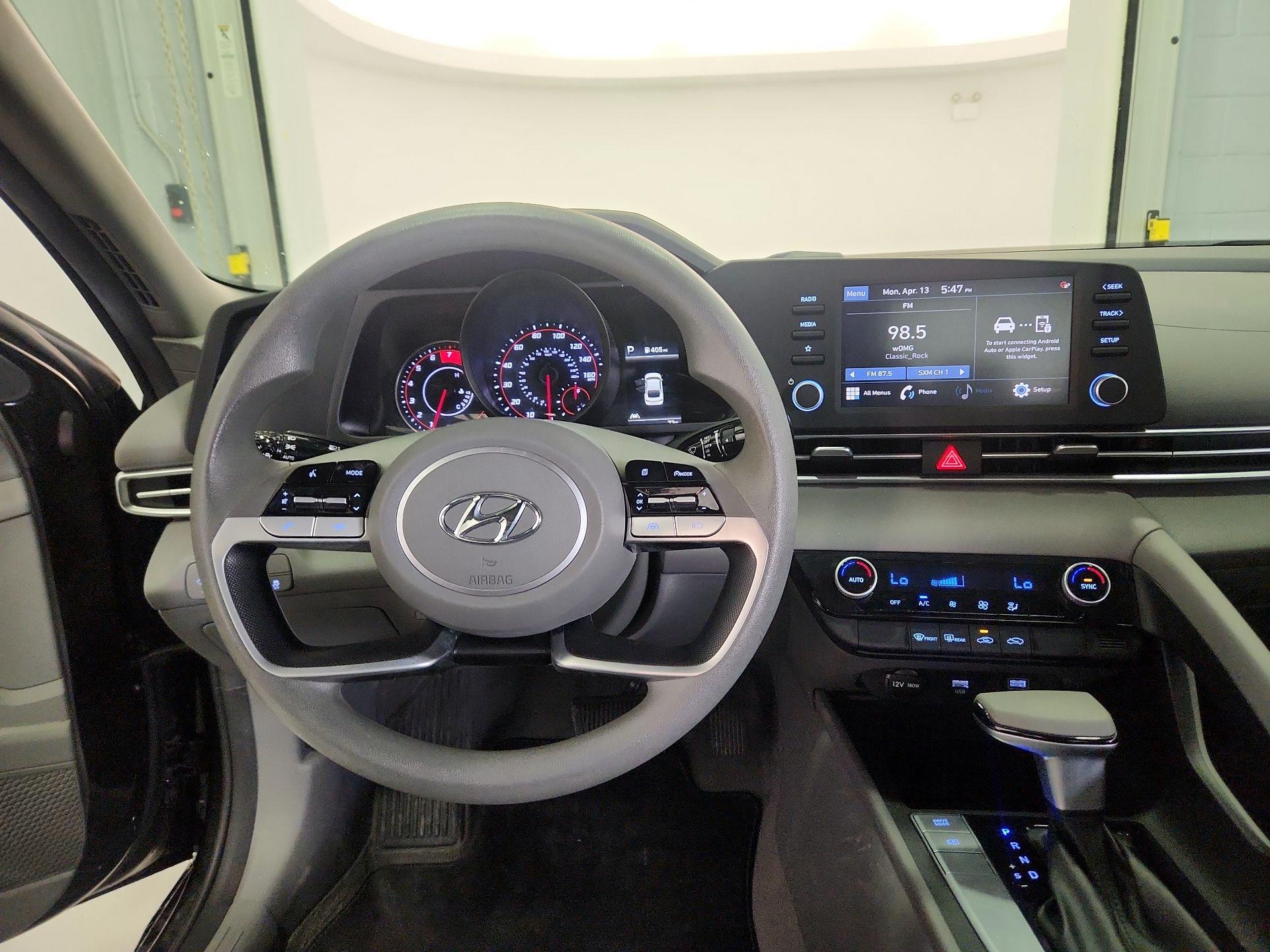 Thumbnail: 2022 Hyundai Elantra - 9