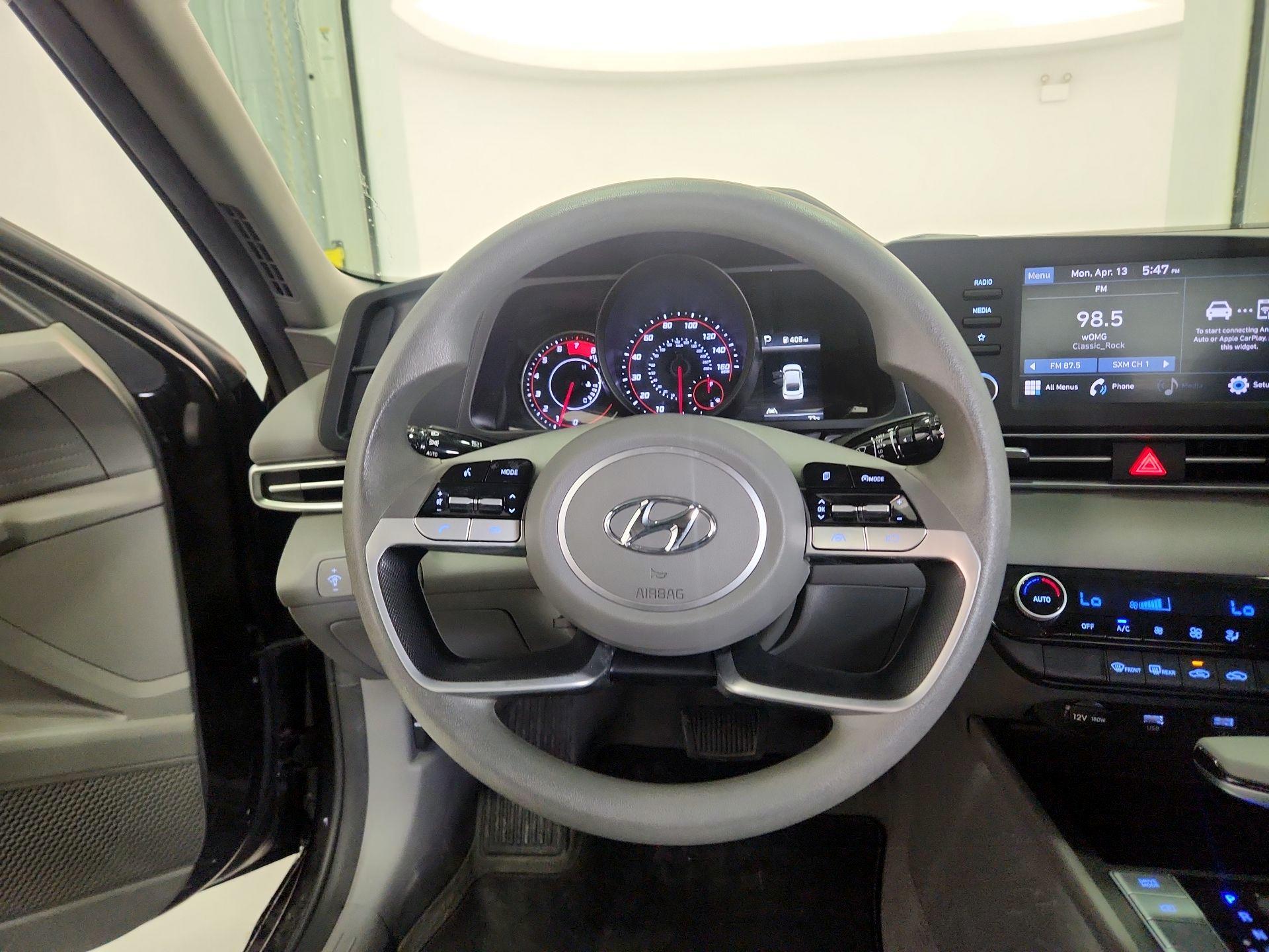Thumbnail: 2022 Hyundai Elantra - 10