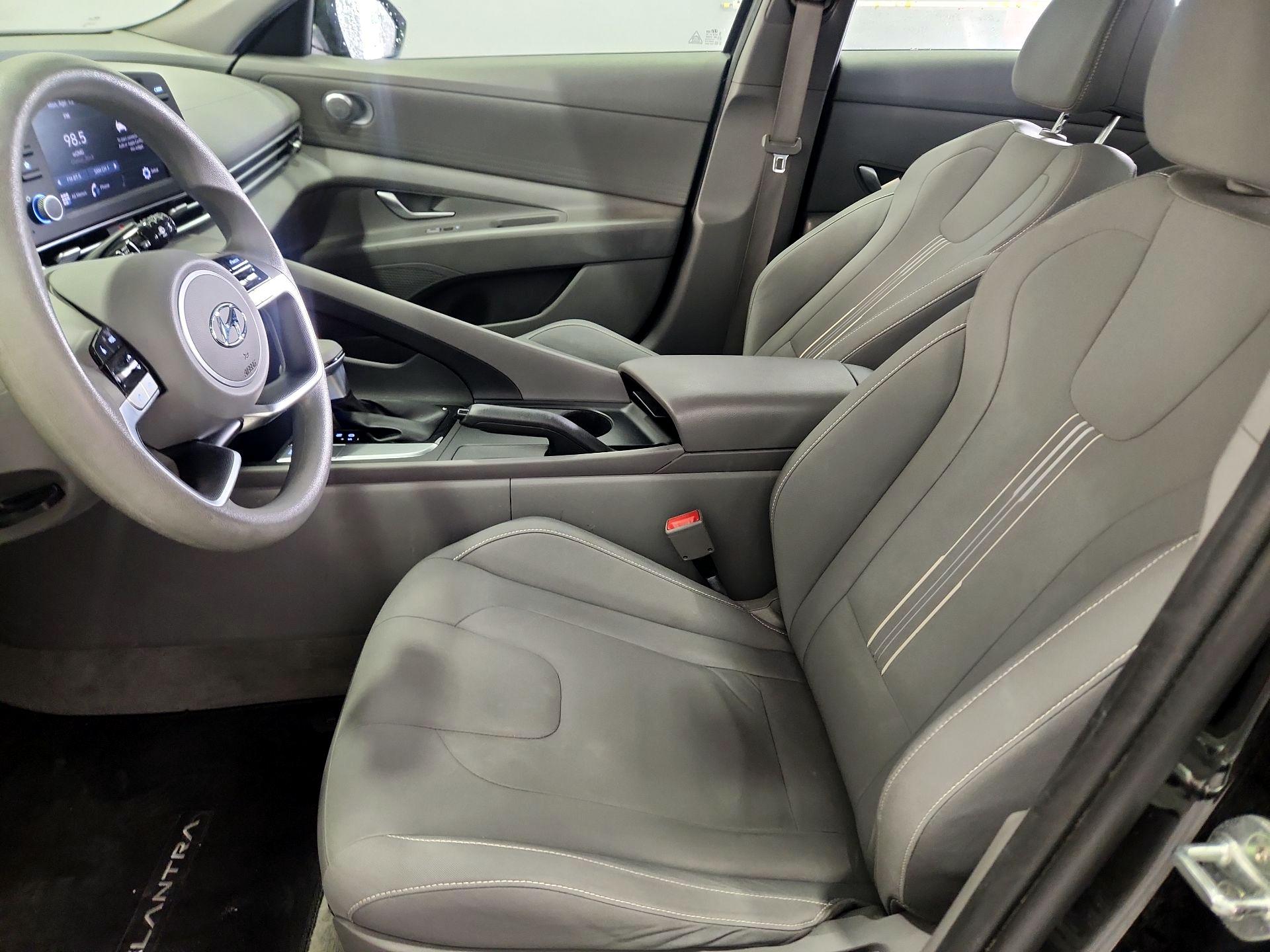 Thumbnail: 2022 Hyundai Elantra - 11